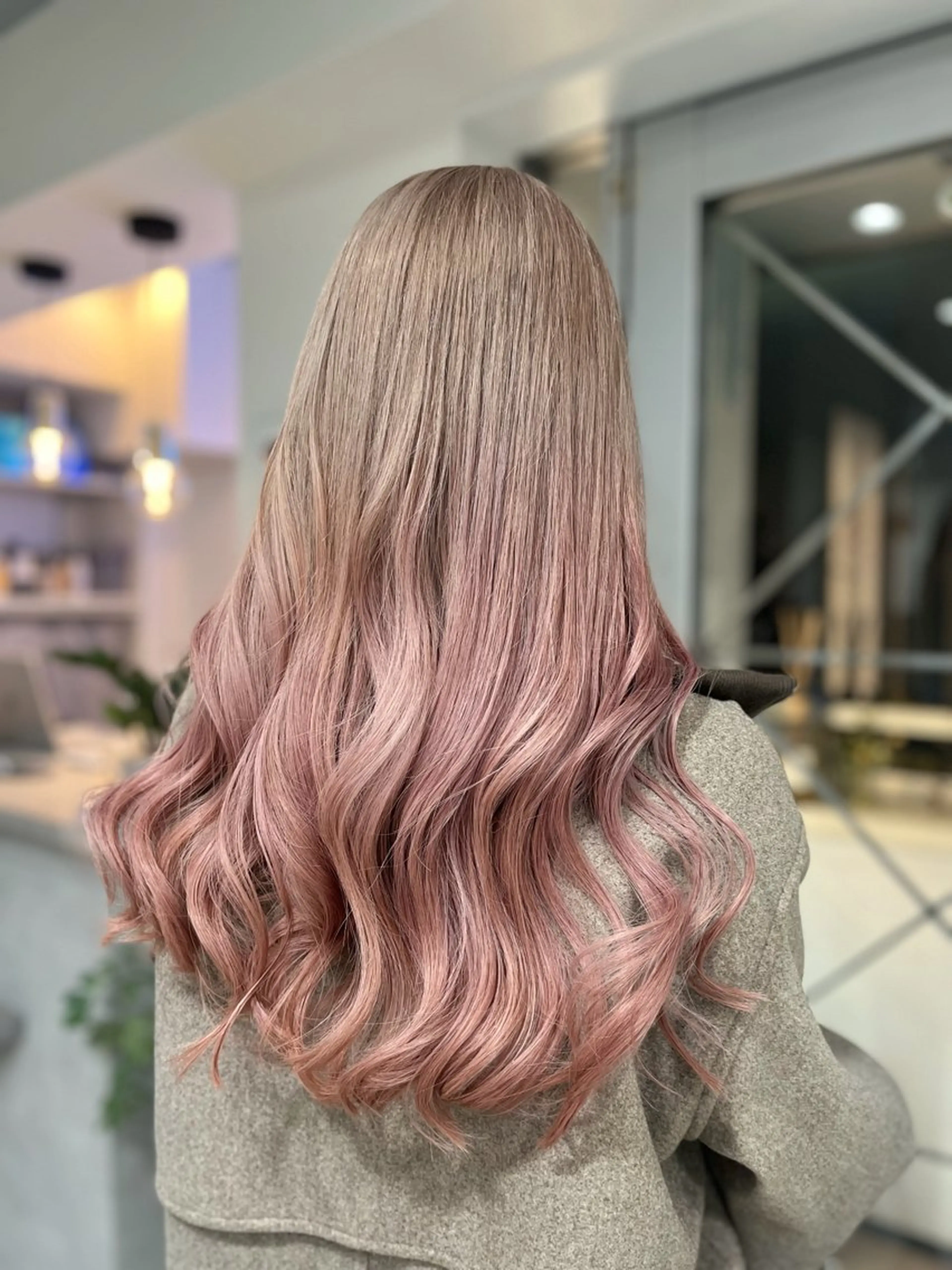 カット+ブリーチカラーの写真