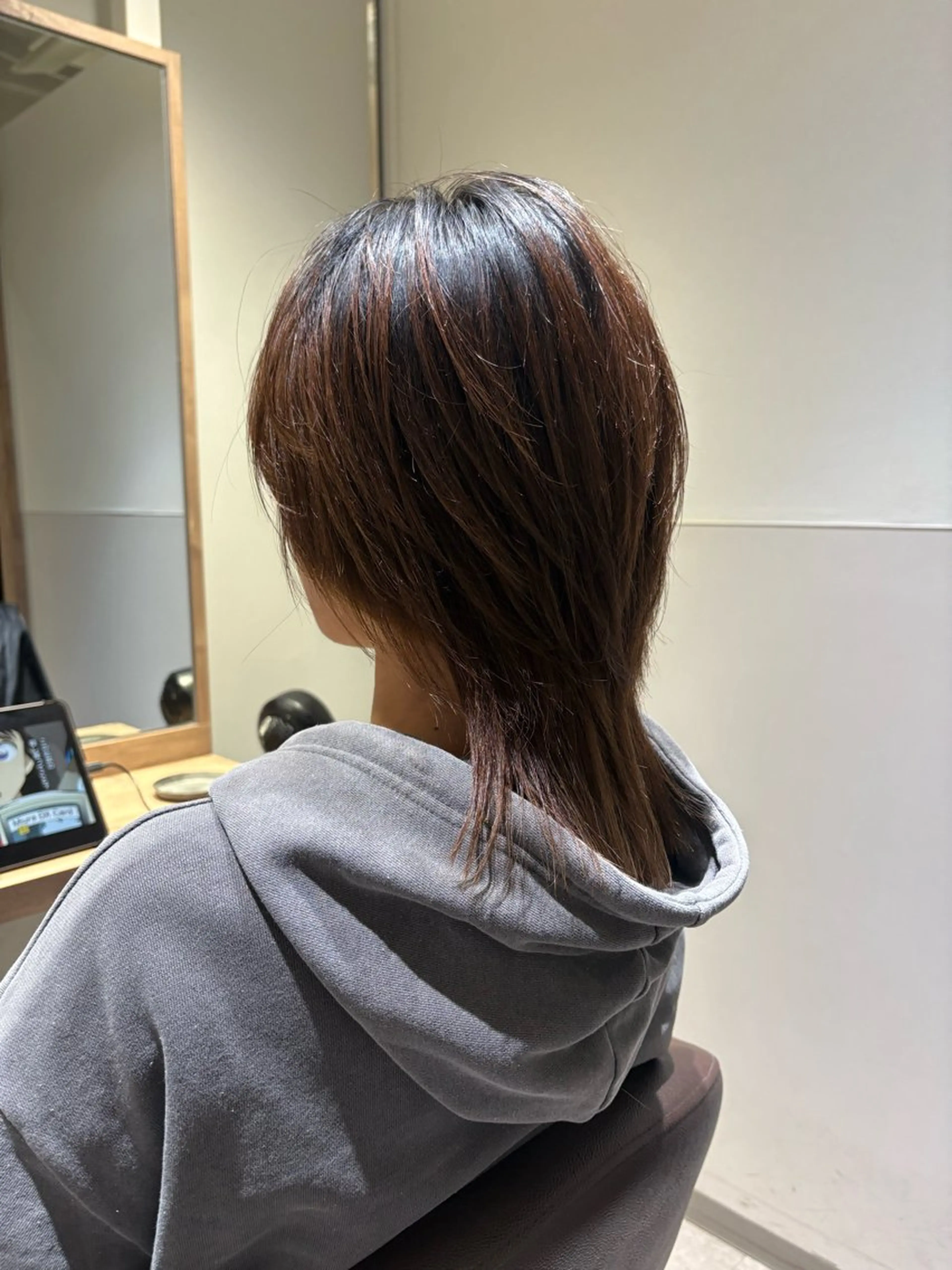 ミディアム レイヤーカット ウルフカット ウルフレイヤー カット 渡辺 健太郎のヘアスタイル