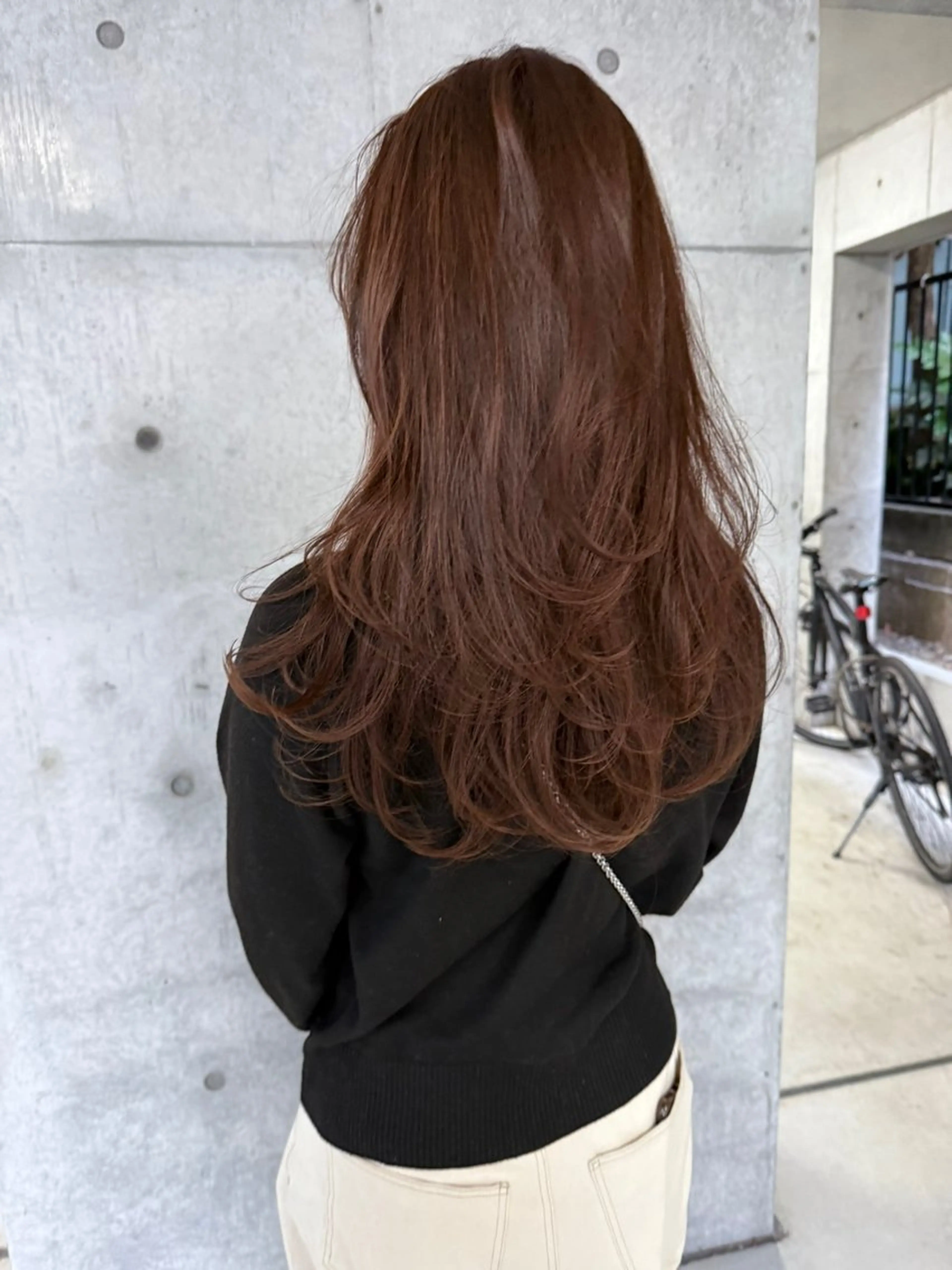 ロング カラー ロングレイヤー アッシュ ベージュカラー ブリーチ 透明感カラー カット ヘアカラー トリートメント 誰より丁寧なカット/ 小林輝/レイヤーのヘアスタイル