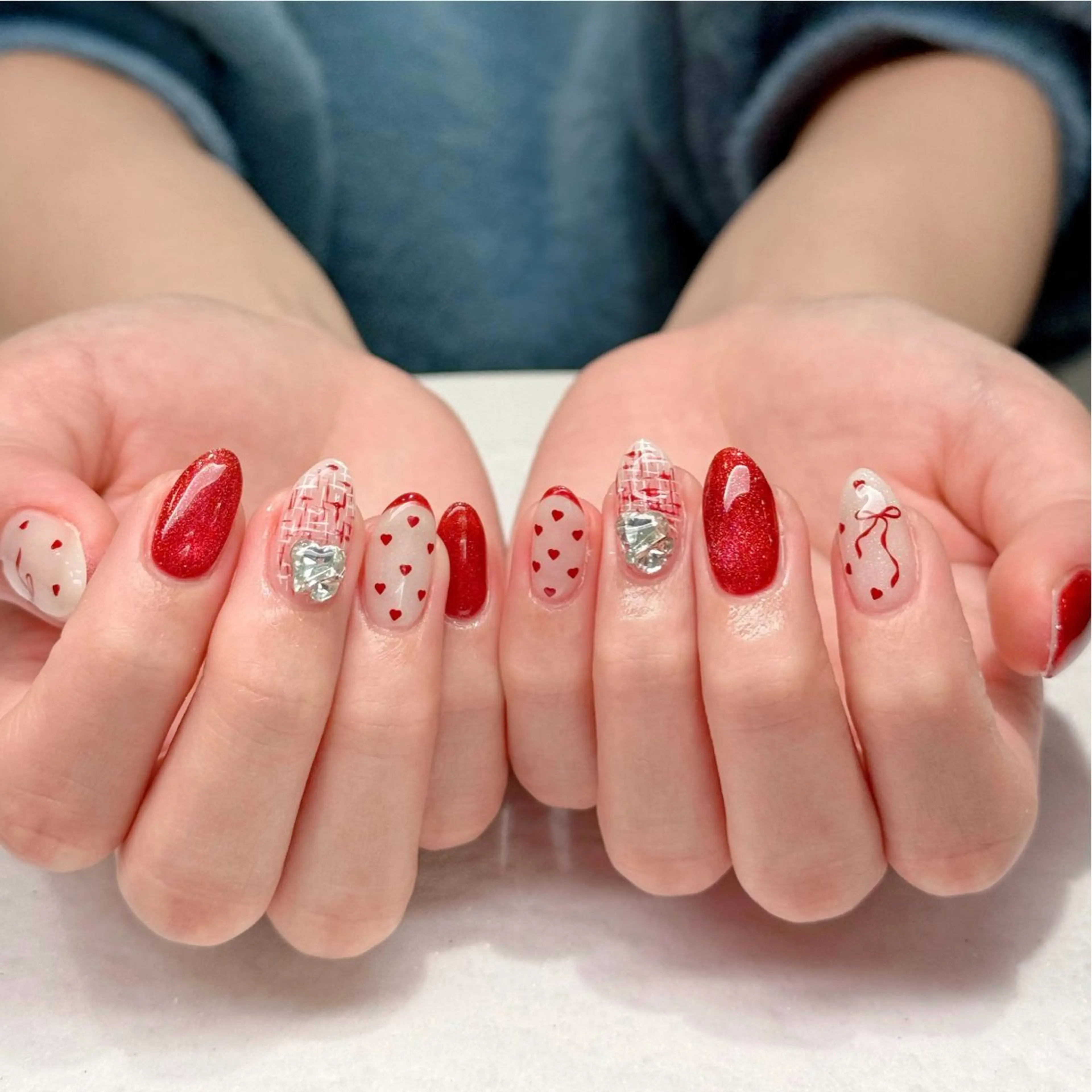 ネイル オーロラネイル ブルー チークネイル フットネイル フレンチネイル ハンドネイル Ema エマのネイルデザイン