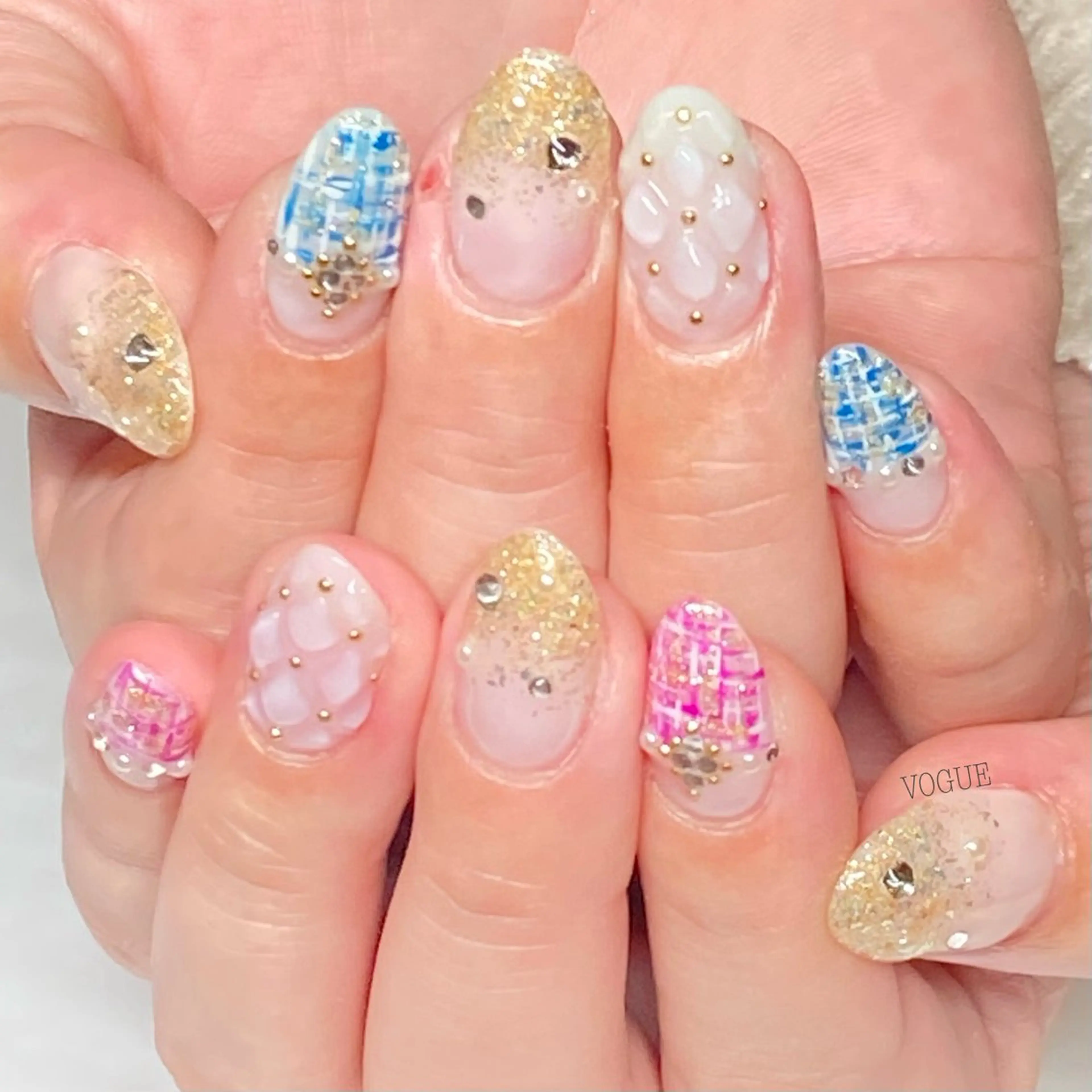ネイル ハンドネイル VOGUE ×SWANのネイルデザイン