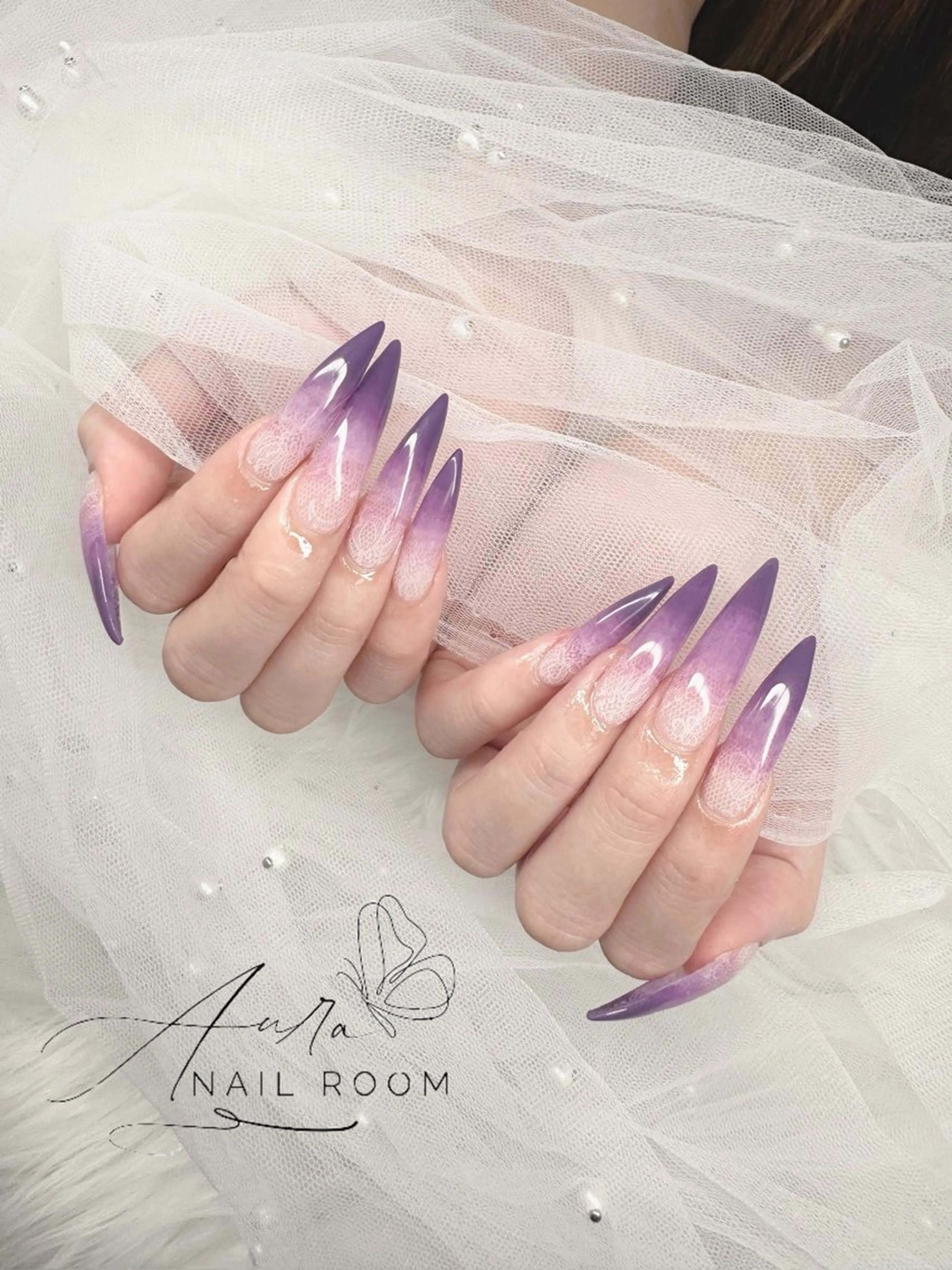 ネイル Luna (Aura nail room)のネイルデザイン