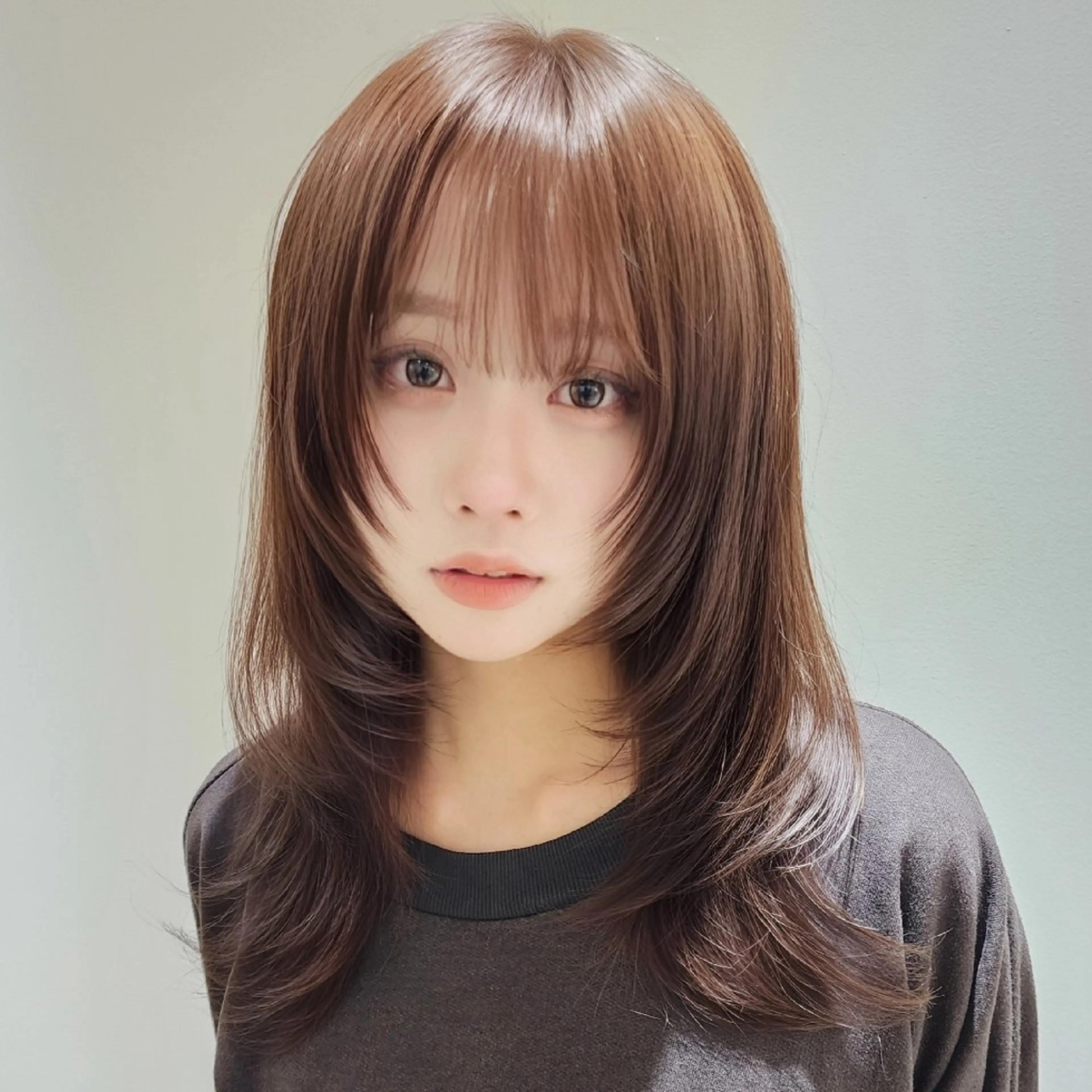 セミロング カラー ハッシュカット レイヤーカット シースルーバング ウルフカット ウルフレイヤー カット ヘアカラー トリートメント レイヤーカット/ ウルフカット/大橋 のヘアスタイル