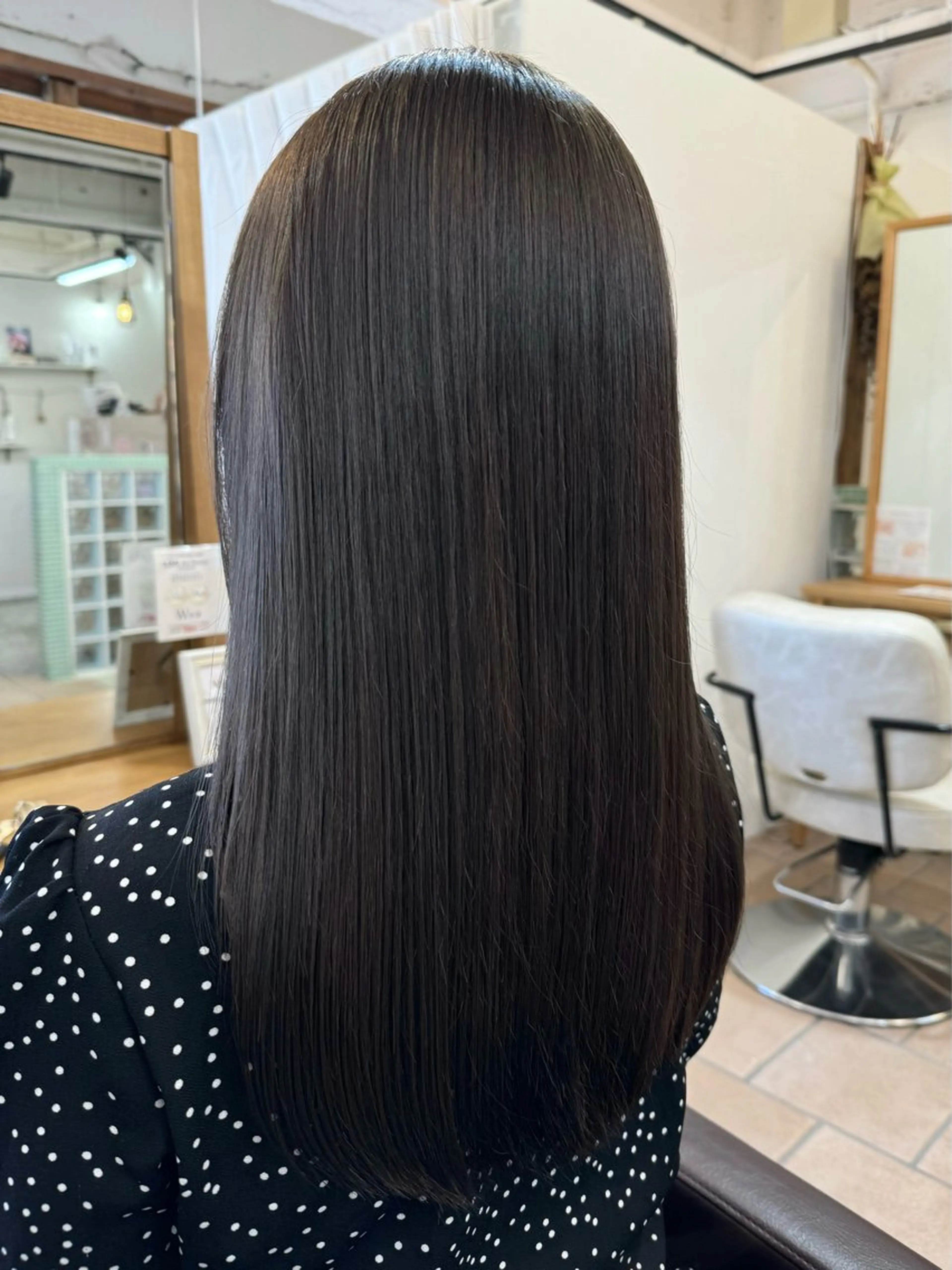 ロング カラー トリートメント 菅野 美咲のヘアスタイル