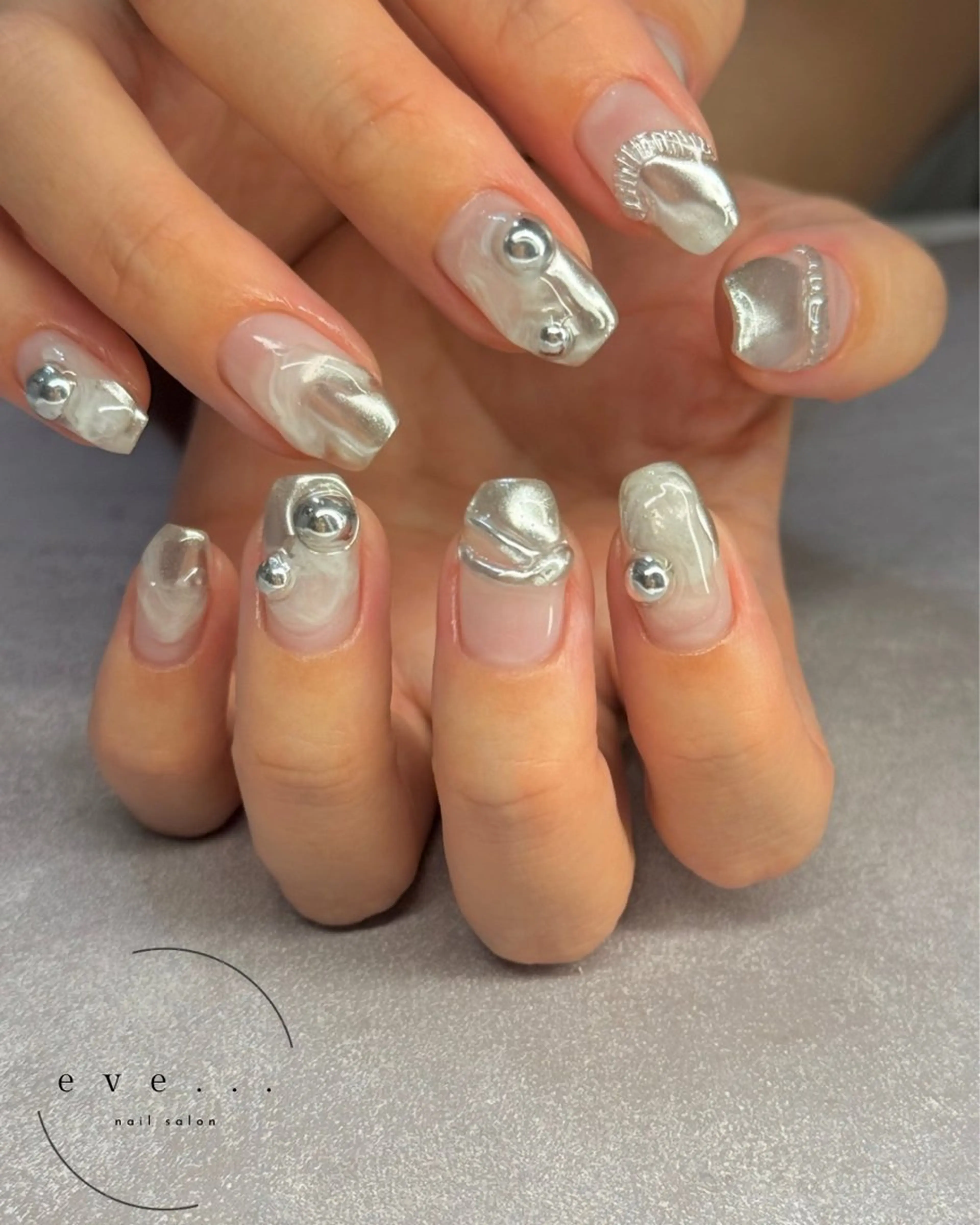 ネイル ニュアンスネイル シルバー ハンドネイル nail salon eve...のネイルデザイン