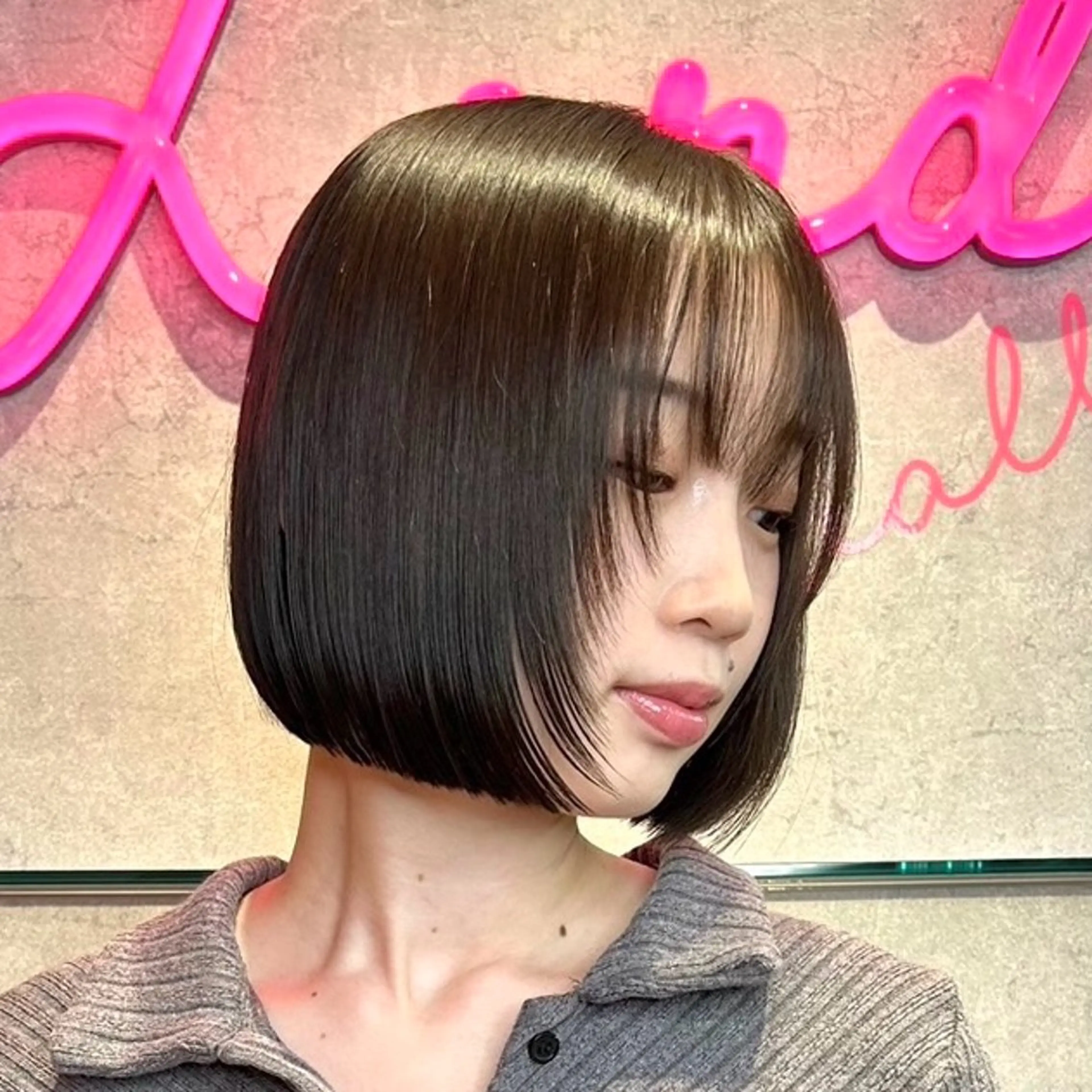 ミディアム カット 縮毛矯正 トリートメント RYU/レイヤーカッ ト/透明感艶カラー/のヘアスタイル