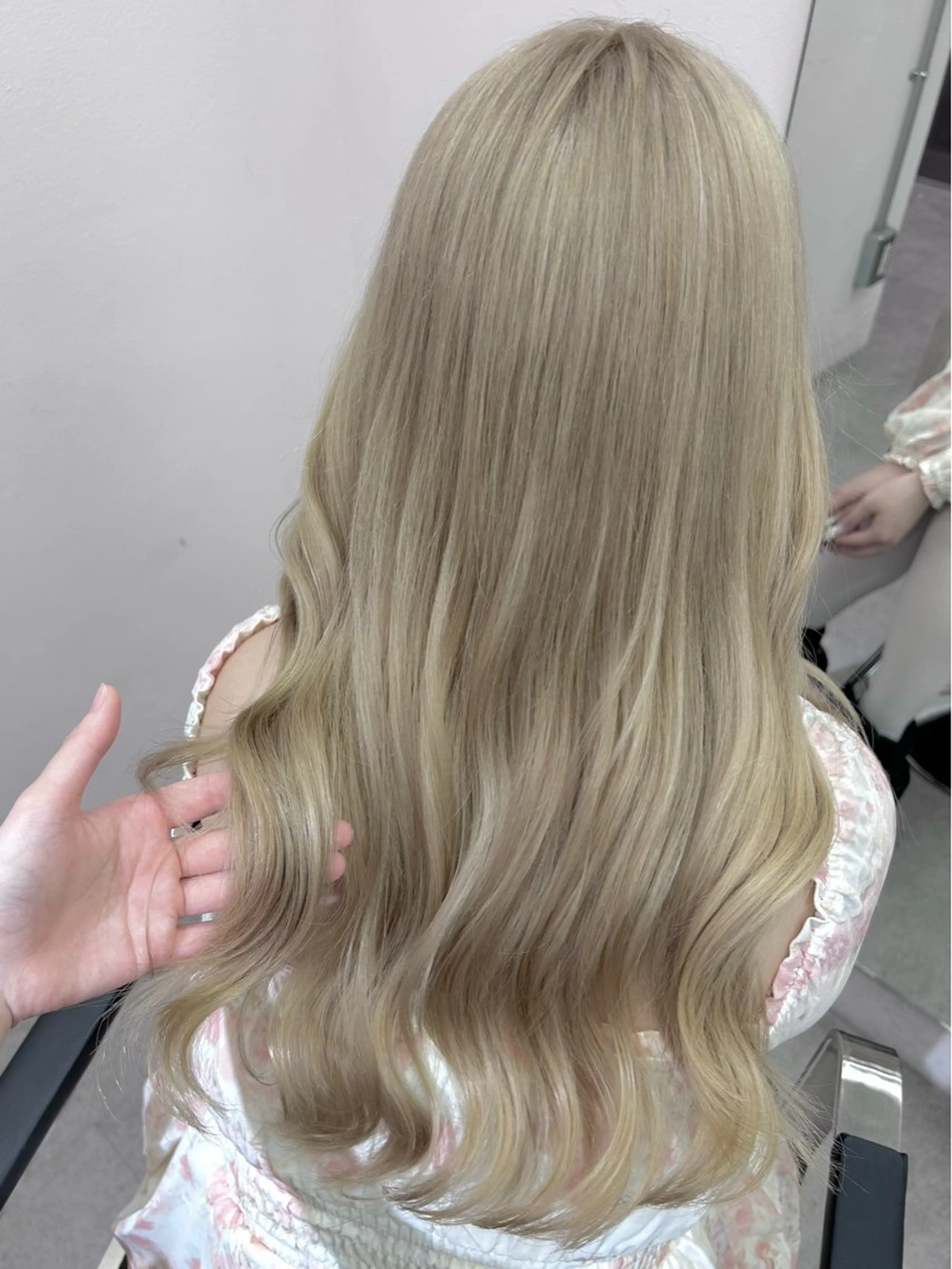 ロング moe/名古屋 /カラーモデルのヘアスタイル