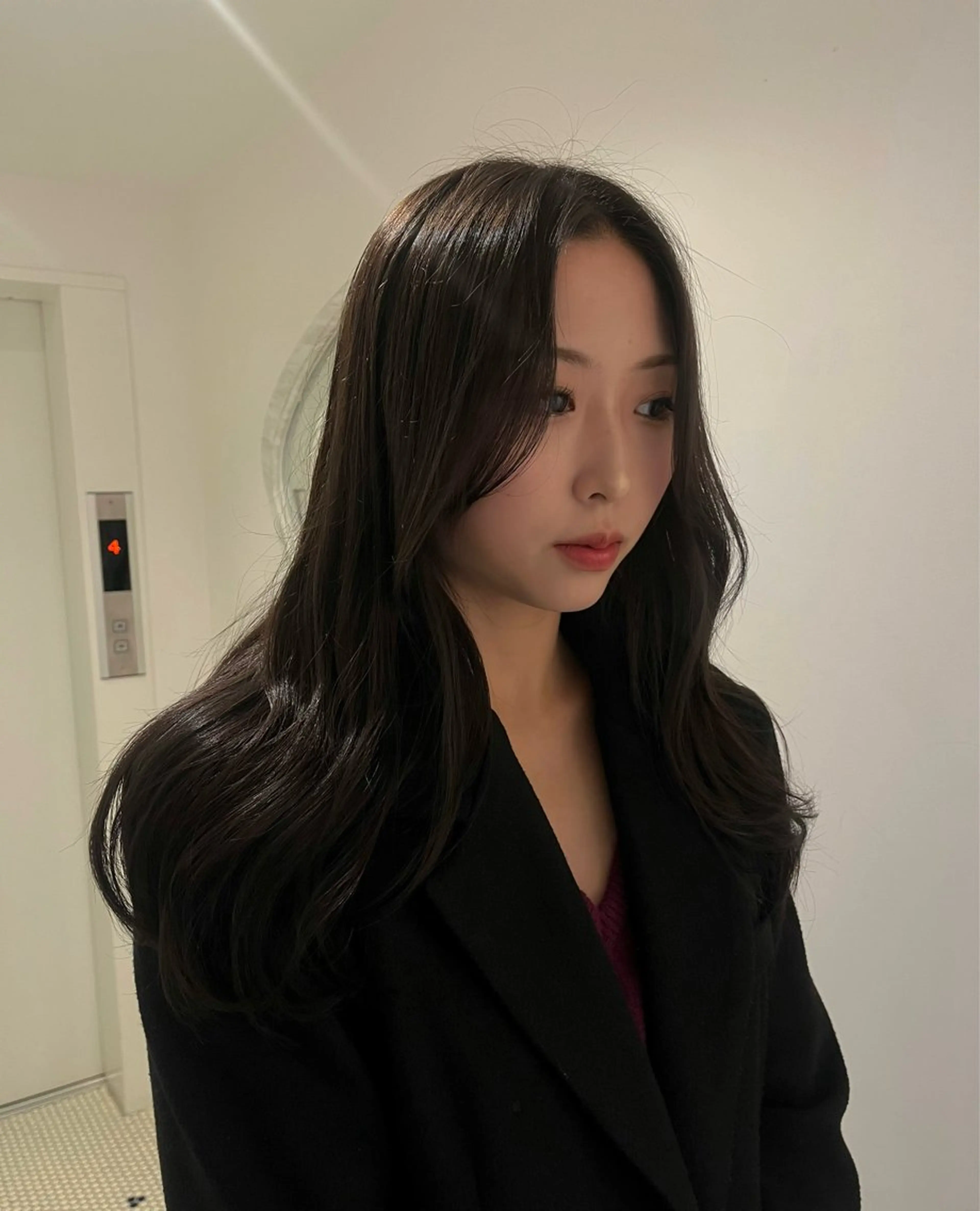 ロング ヘアカラー トリートメント あやか/ベージュ /透け感カラーのヘアスタイル