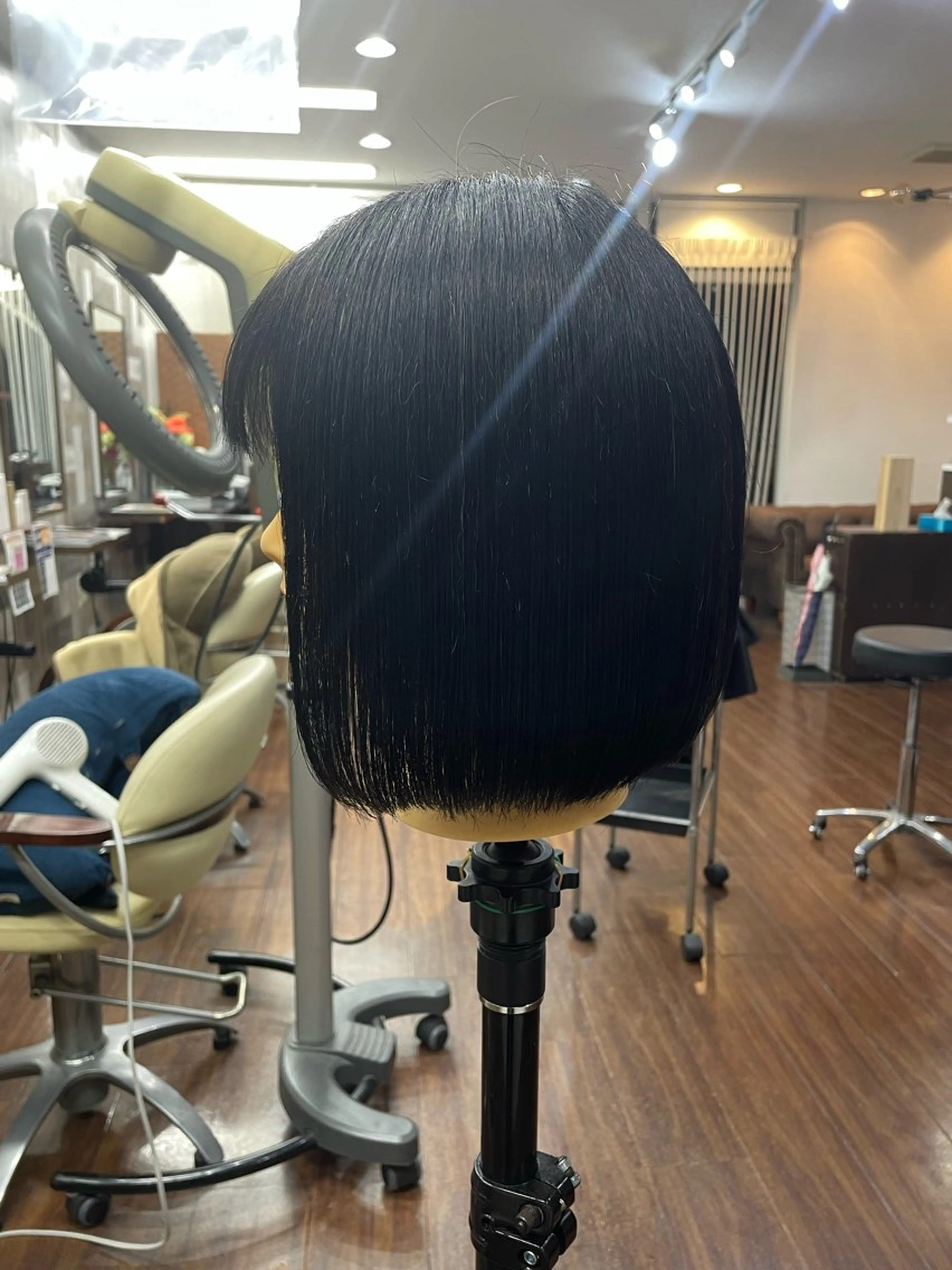 ミディアム ボブ Hair Peace所属・戎 歩のヘアスタイル