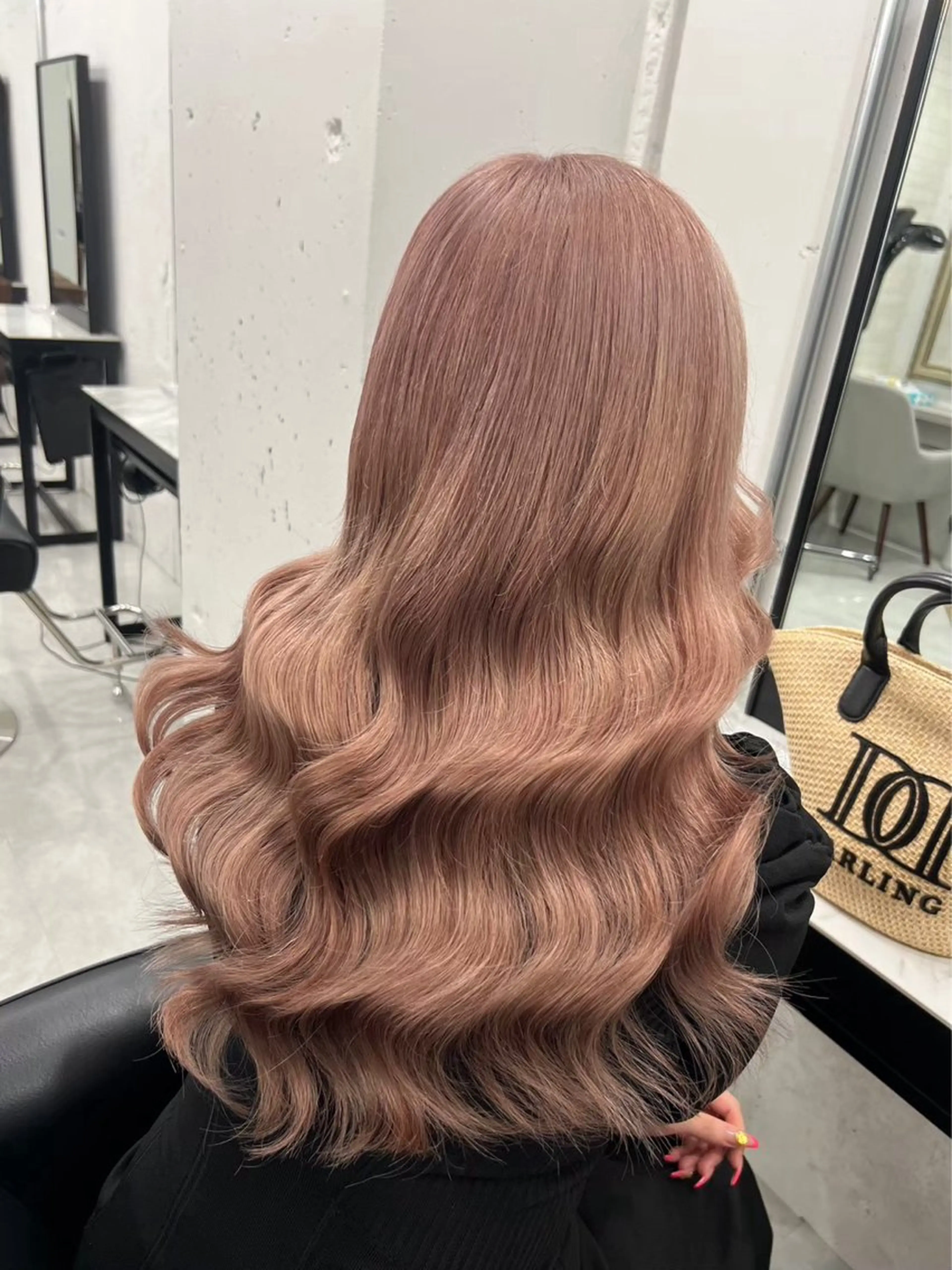 ロング カラー ブラウンカラー ピンクカラー ローズカラー ローズブラウン ヘアカラー 新宿/ハイトーン/ シールエクステ 祐介のヘアスタイル