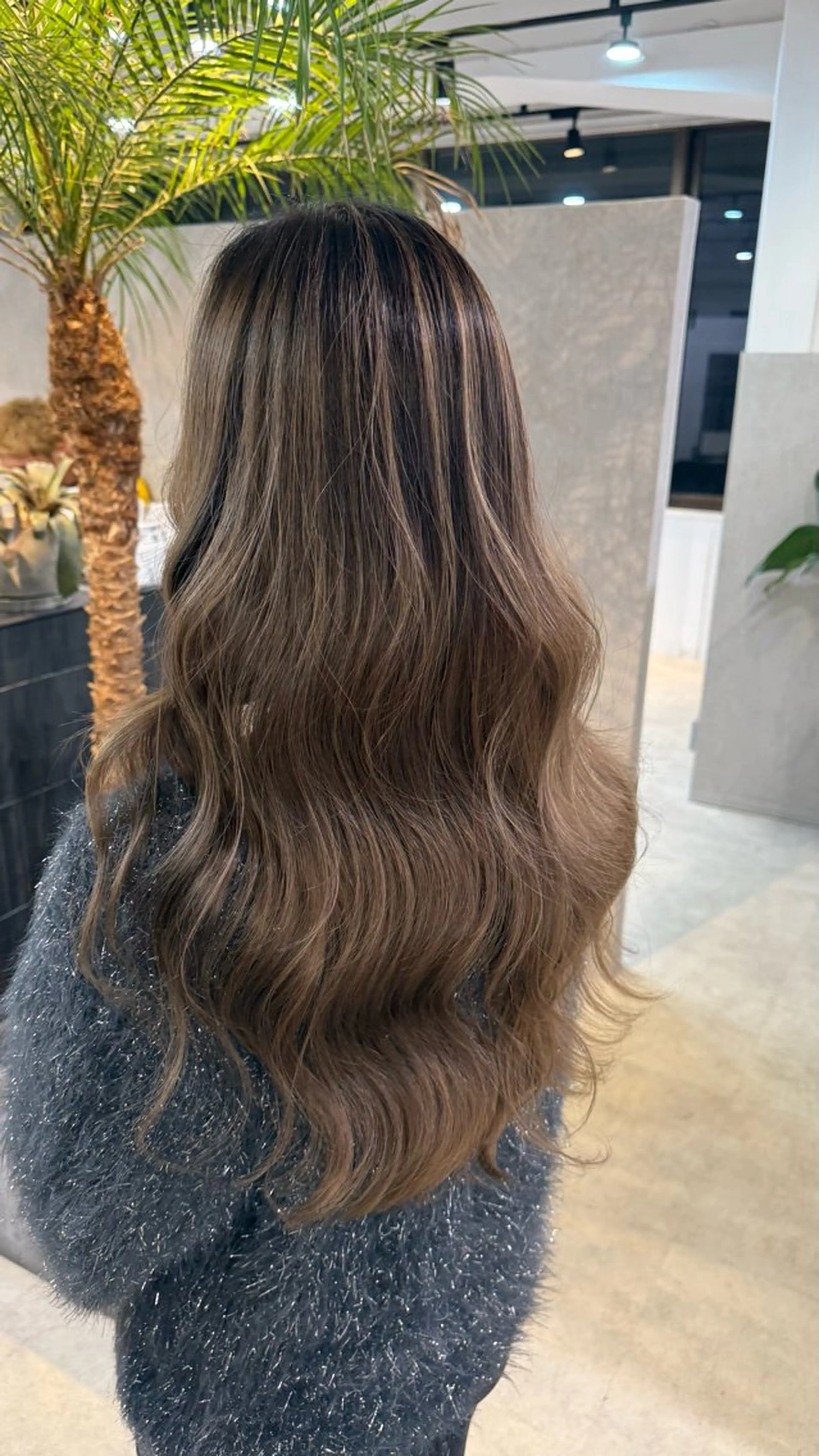 ロング カラー バレイヤージュ ブリーチ ブリーチなしカラー レイヤーカット ヘアカラー 木田哲平/ブロンド バレイヤージュのヘアスタイル