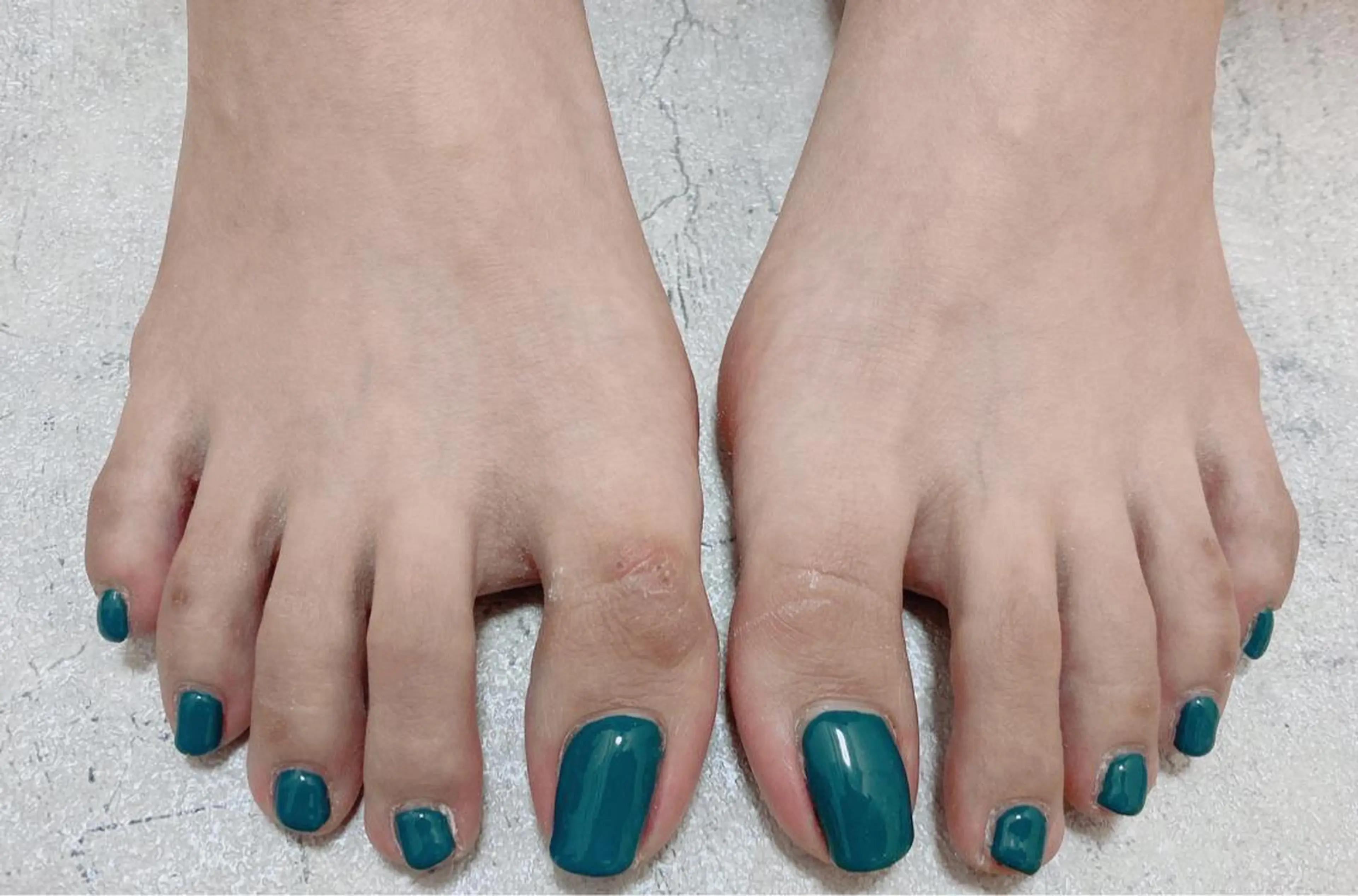 ネイル フットネイル ワンカラーネイル フットネイル mogunail &blowのネイルデザイン