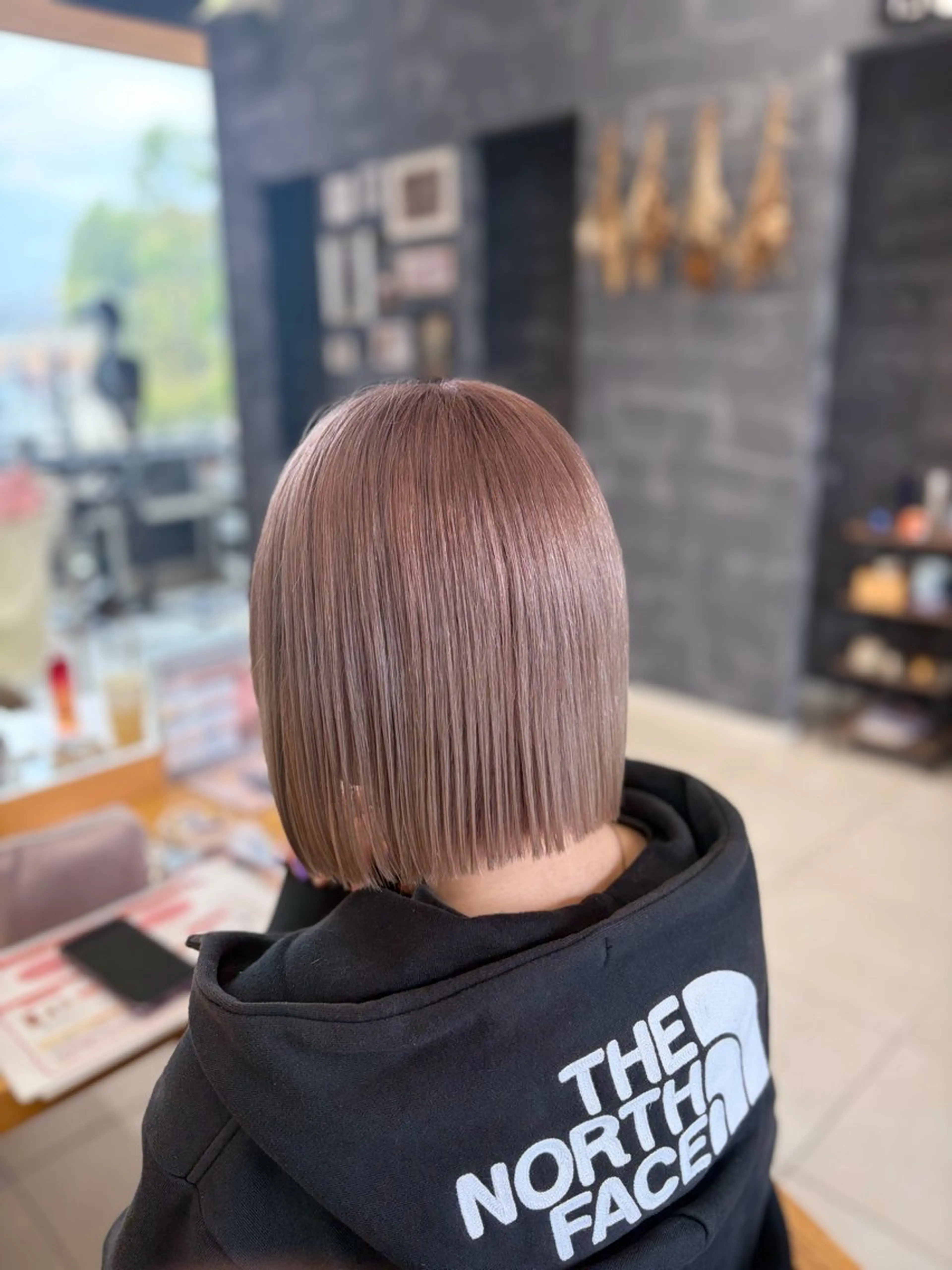 ミディアム カラー ベージュカラー ミルクティーベージュ ホワイトベージュ カット ヘアカラー ⭐️さき⭐️ カラー/エクステのヘアスタイル