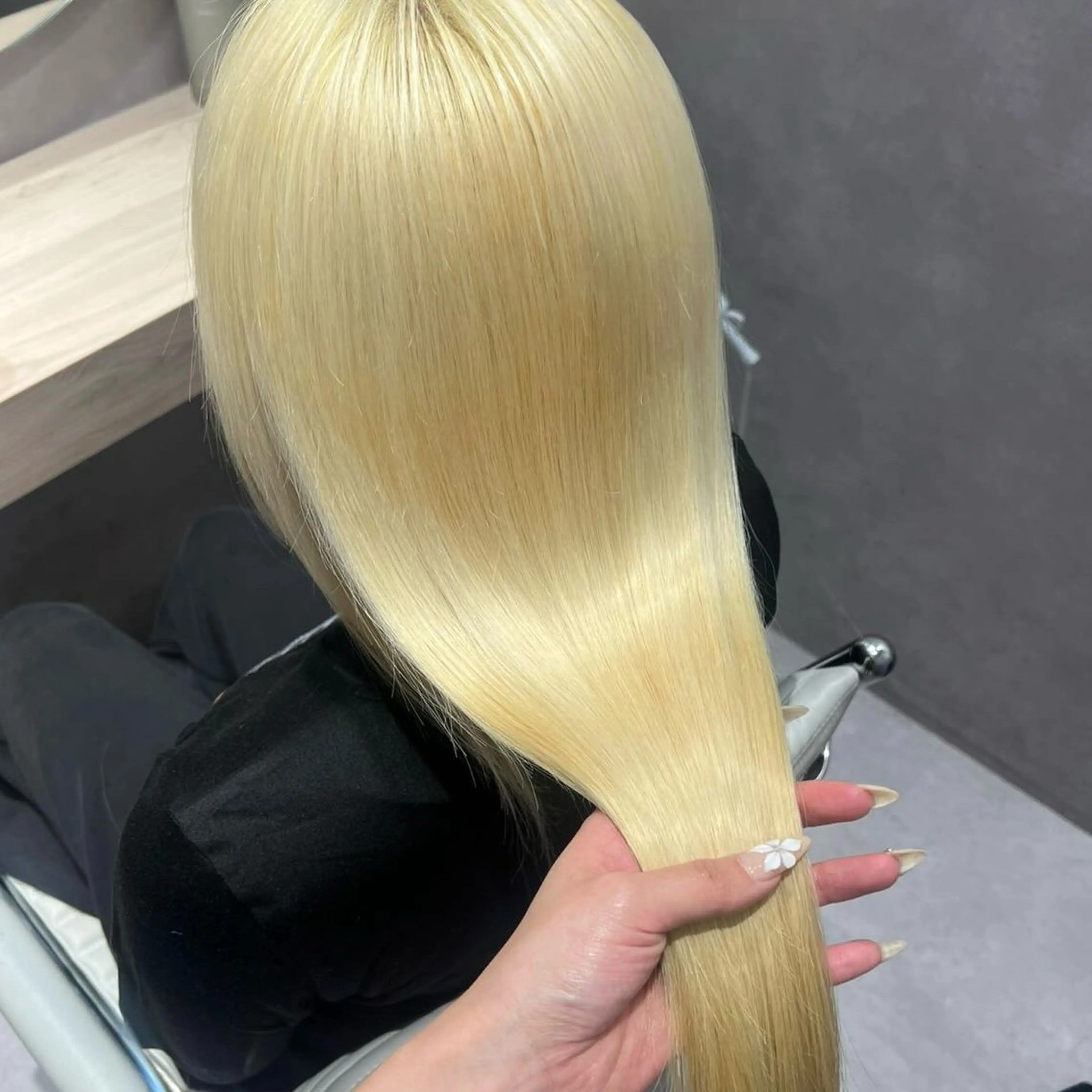 カラー ブリーチ 抜きっぱなしブロンド カット ヘアカラー レイヤーカット/新宿 /ベージュ/ｿﾉｶのヘアスタイル