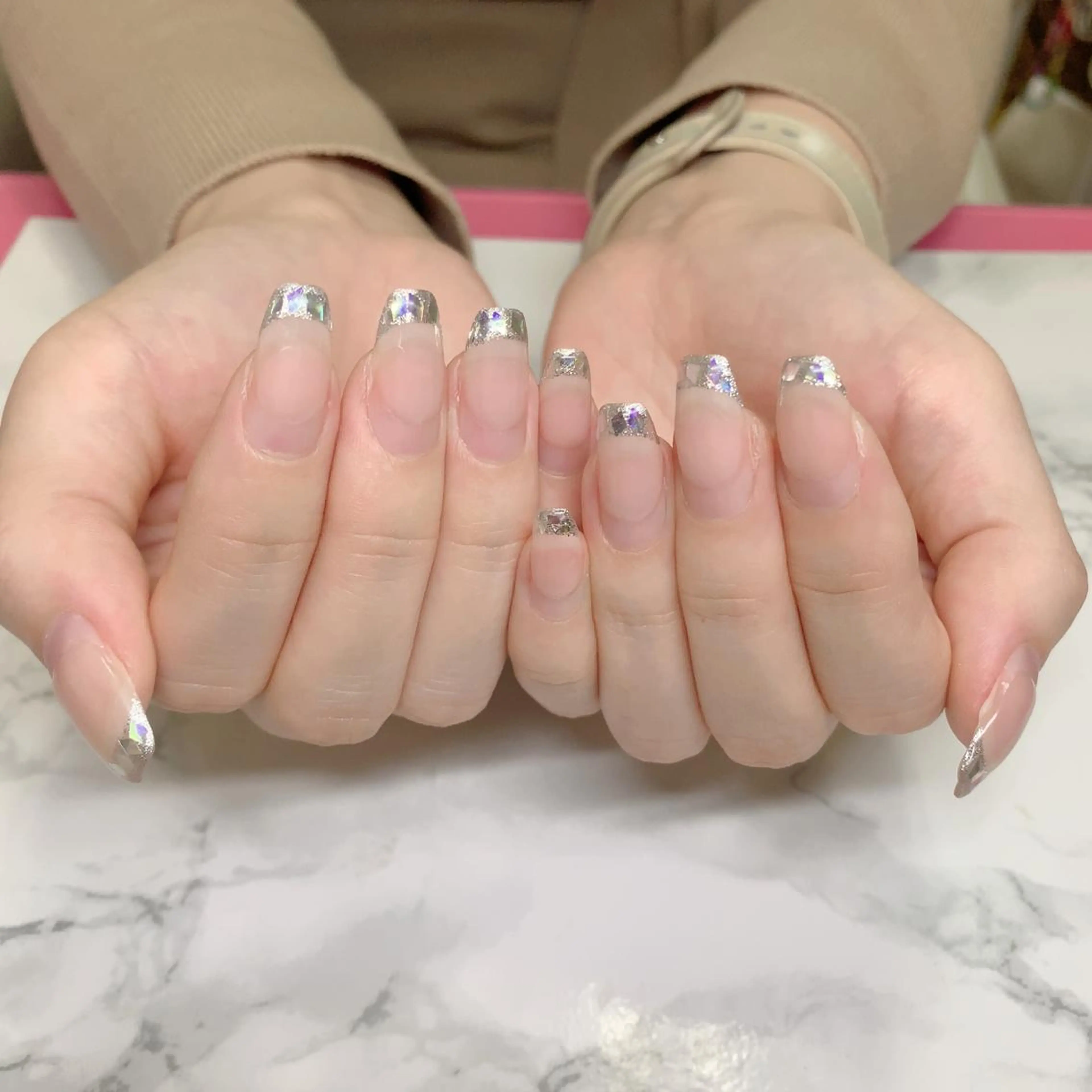 ネイル はな💎ネイル ワンホン、長さ出しのネイルデザイン