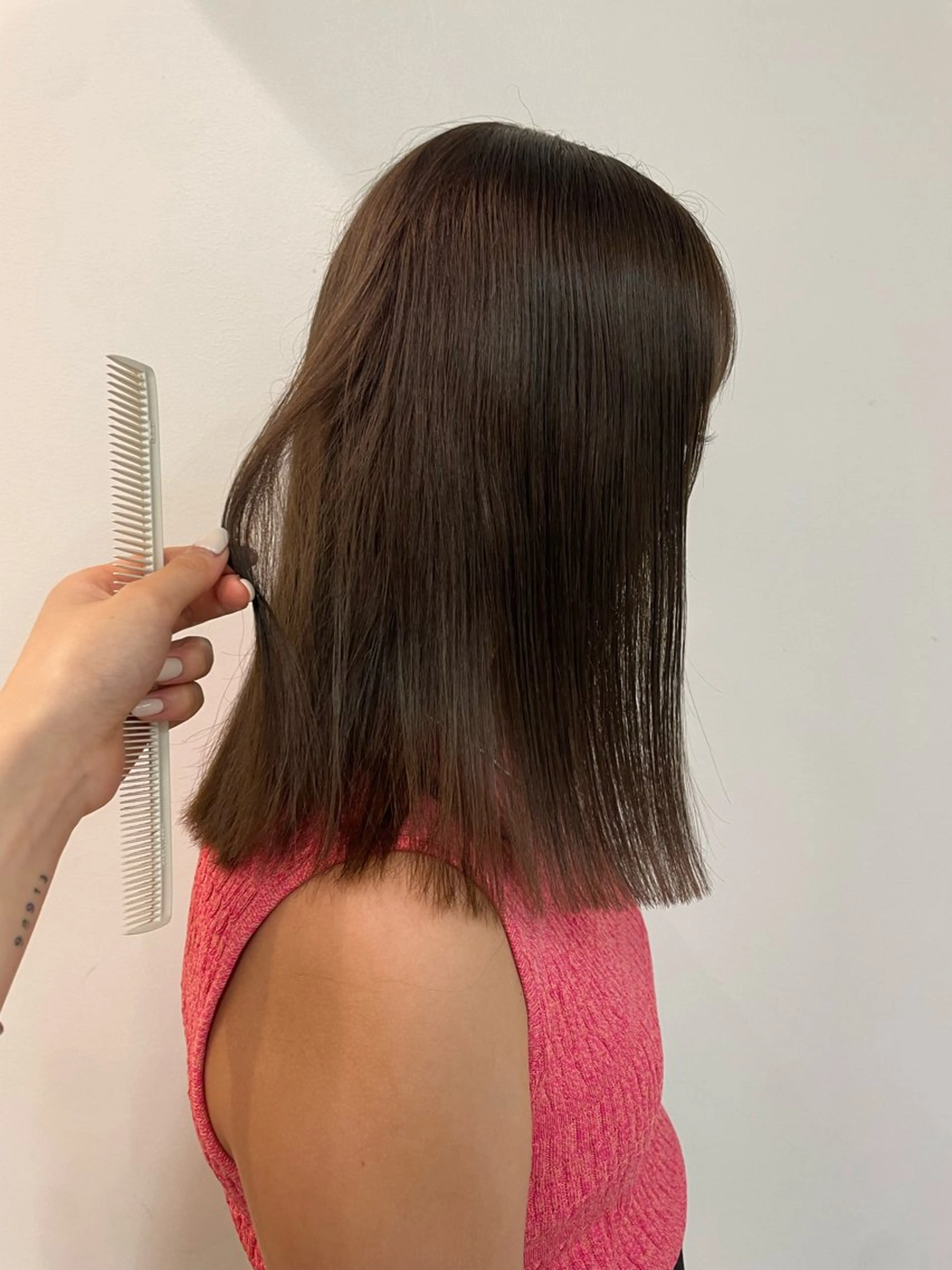 セミロング カラー GO TODAY シェアサロン Flos店所属・🫧ハイトーン✨格安 より質💐マンツーマのヘアスタイル