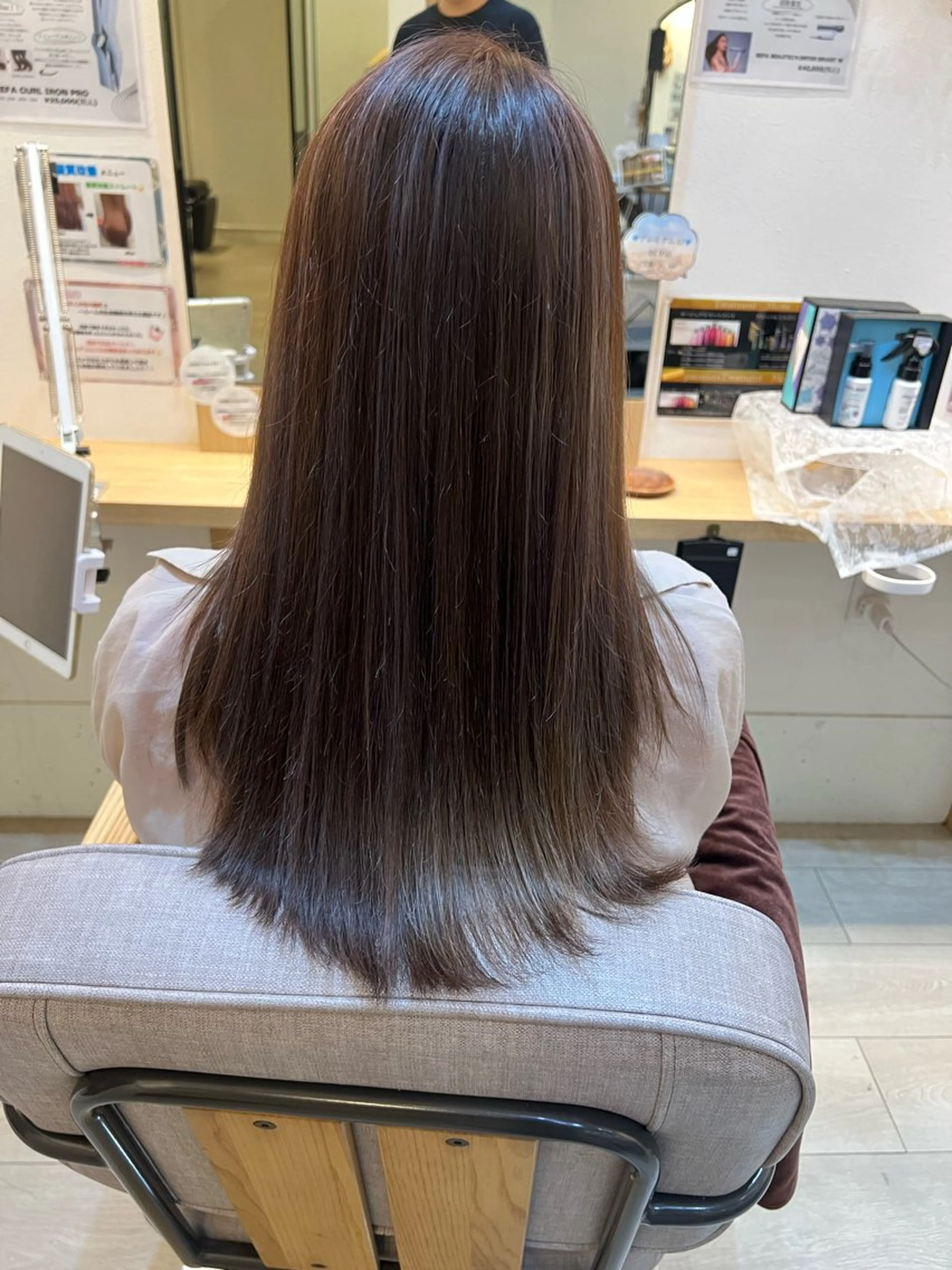 ロング ハイライト 北川 万里子のヘアスタイル