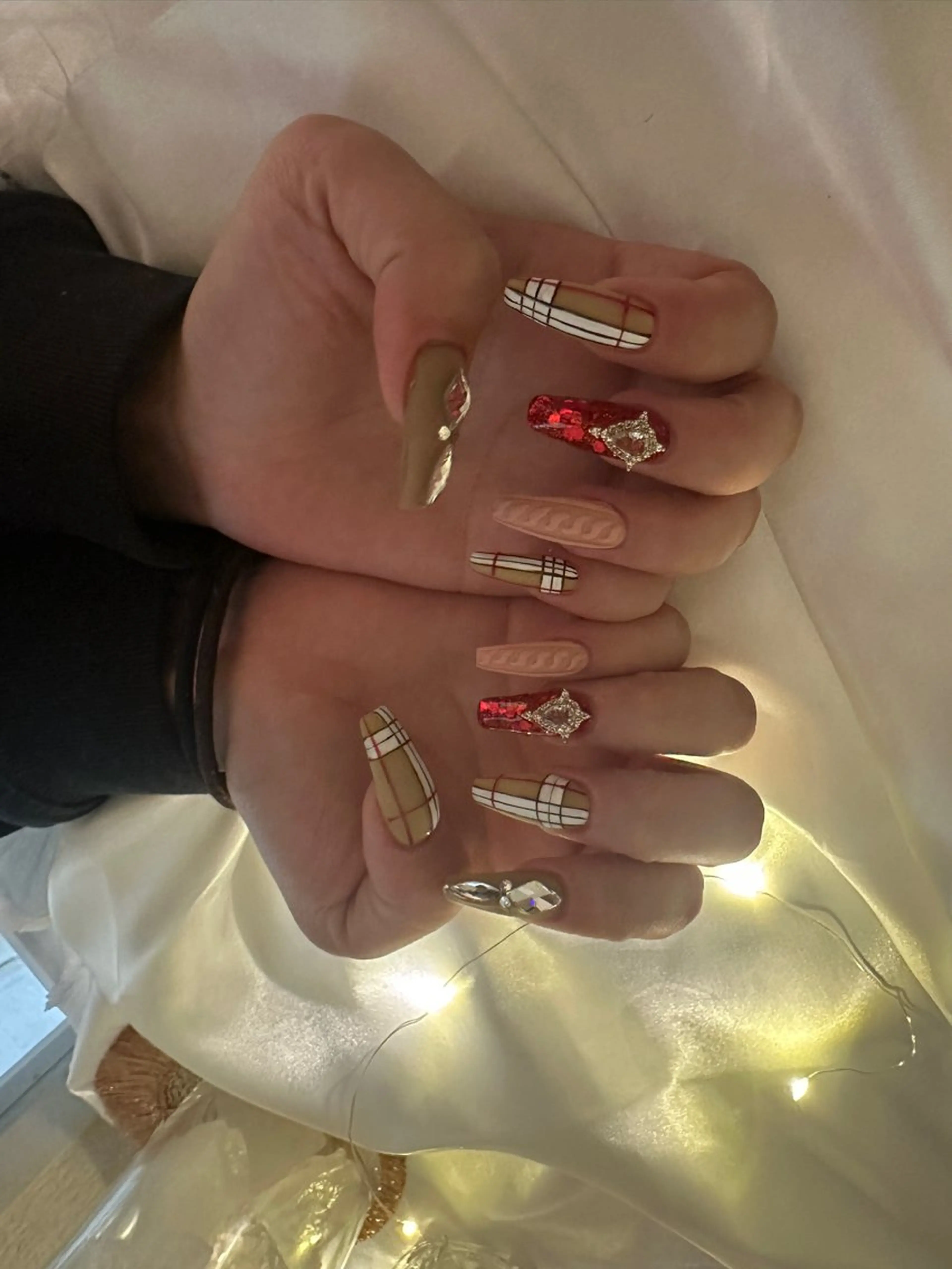 ネイル ジェルネイル ロングネイル Nailsalon SKiのネイルデザイン