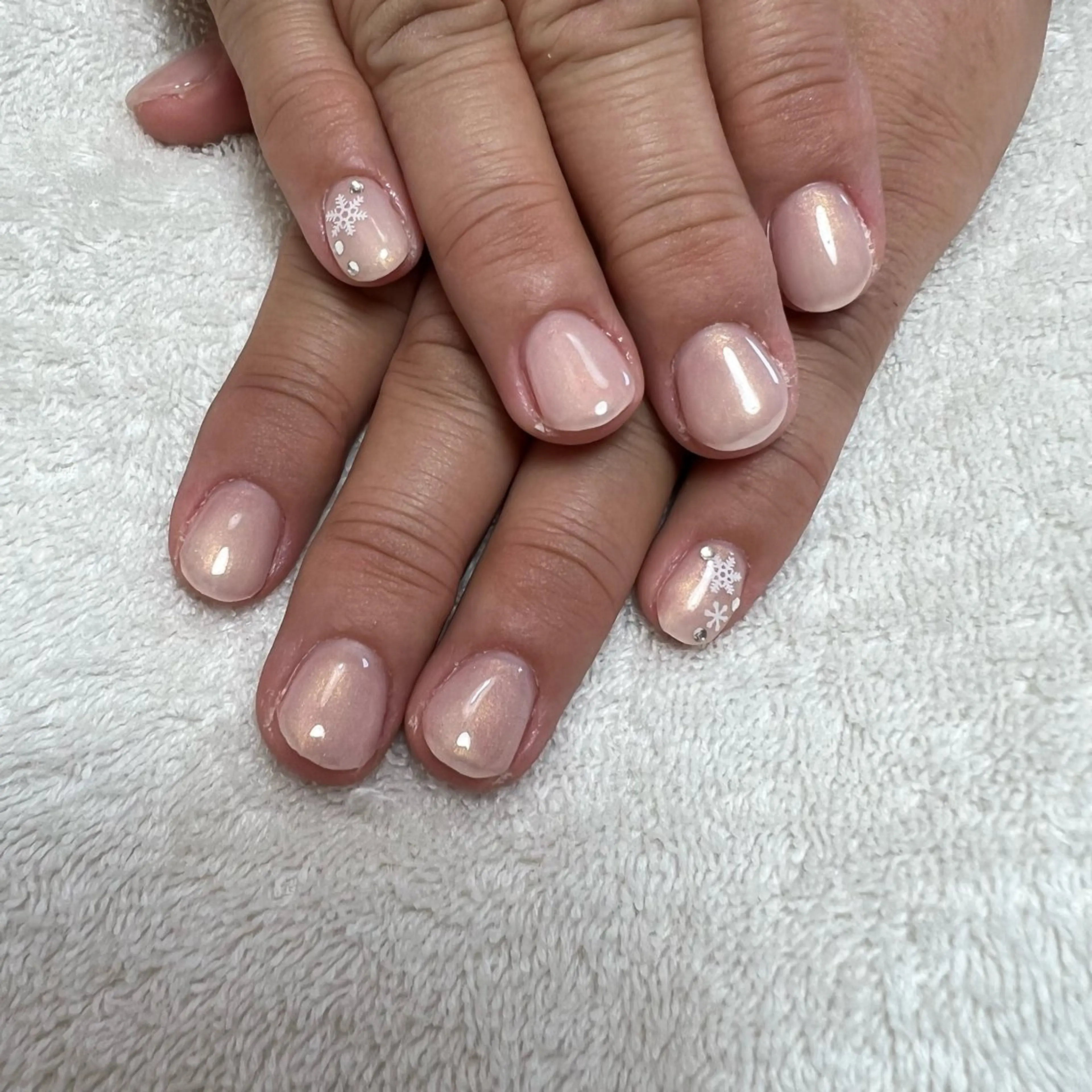 ネイル ジェルネイル 冬ネイル ハンドネイル COCO+所属・COCO +のエステ・リラクイメージ