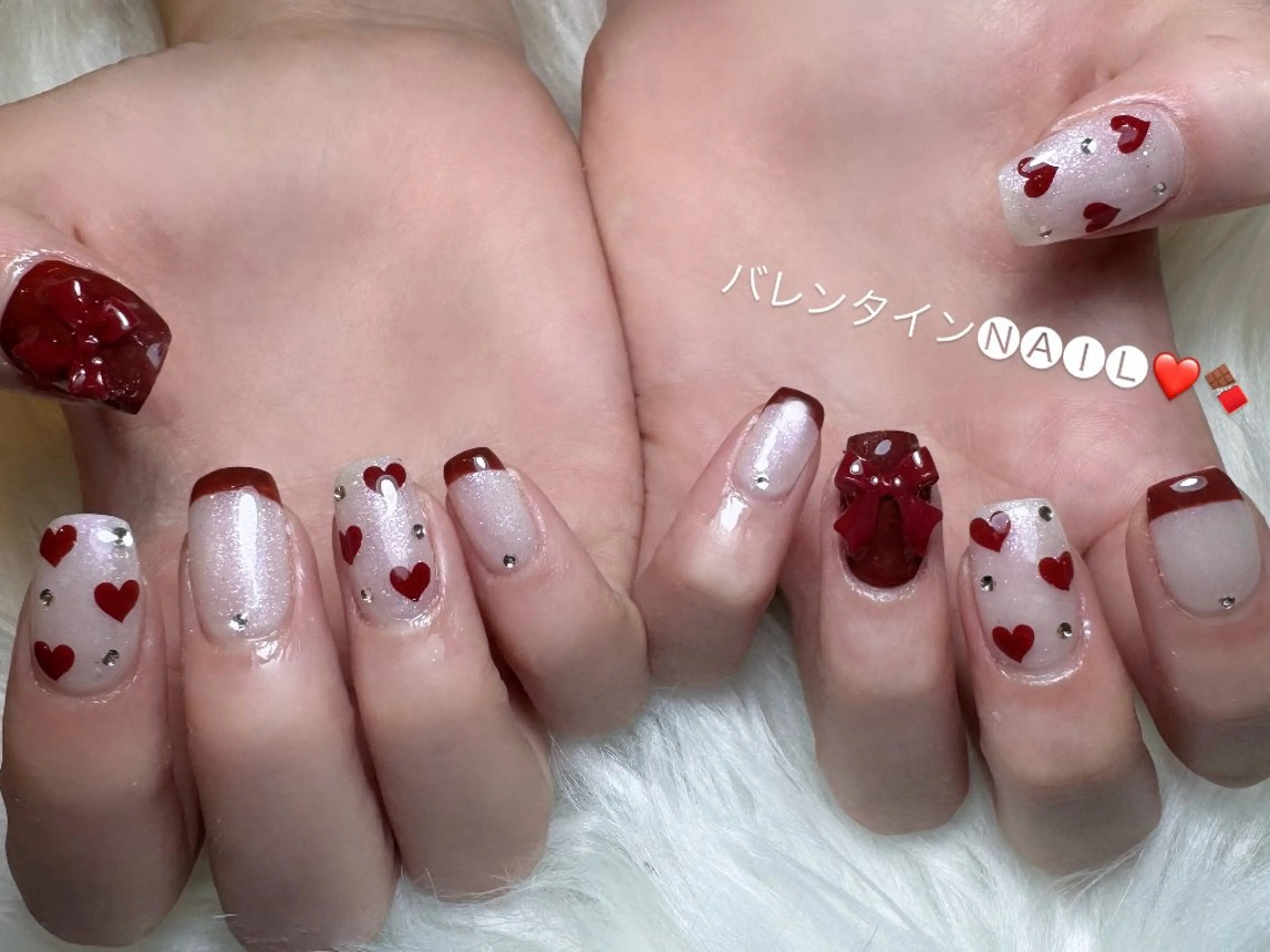 ネイル オーロラネイル フレンチネイル ハート リボン バレンタイン ハンドネイル よこやま🐩💭 eight nailのネイルデザイン