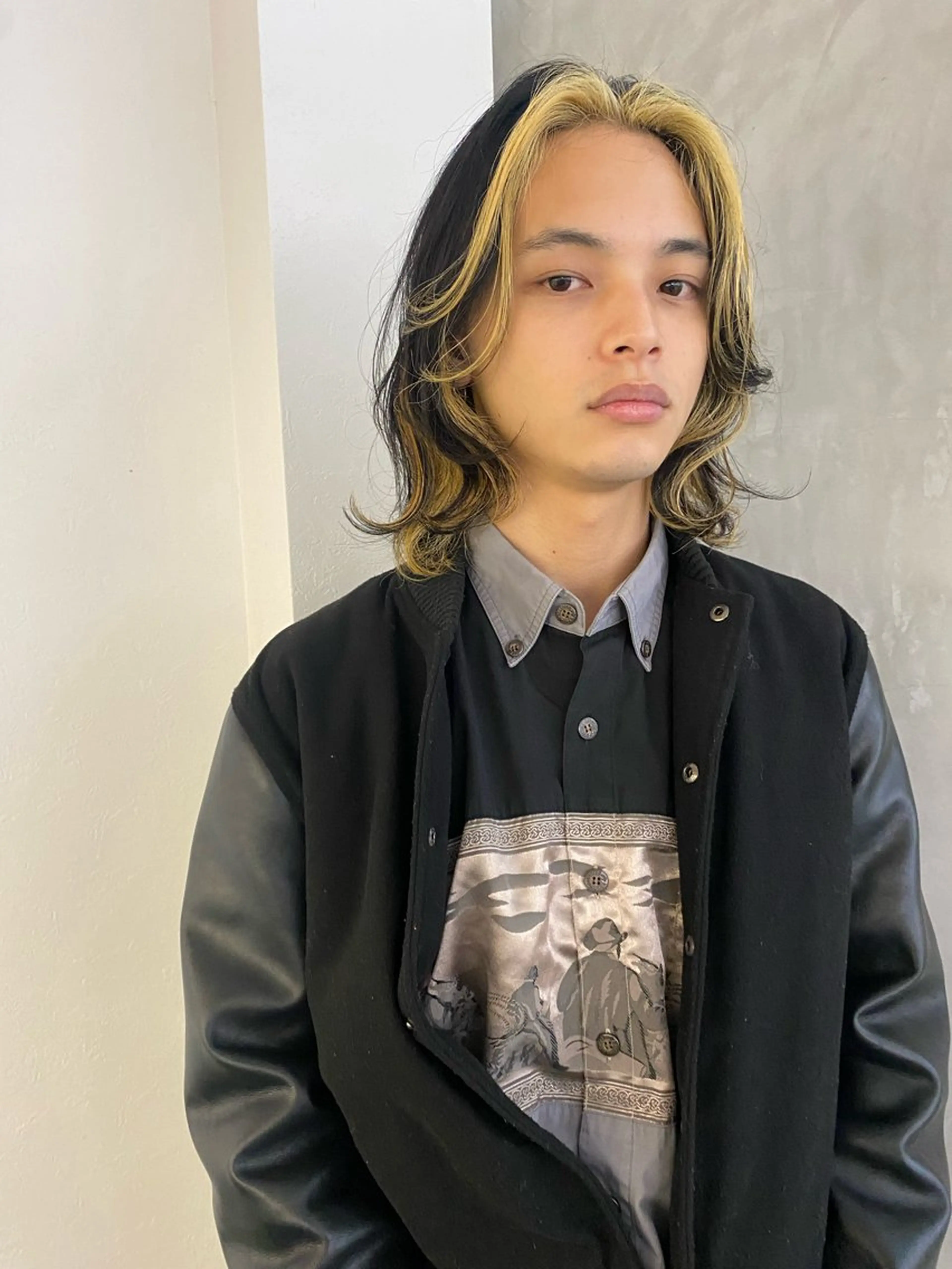 ミディアム カラー メンズ メンズブリーチ ブリーチ カット ヘアカラー トリートメント 森貴裕/ベージュ/ パーマ/オリーブのヘアスタイル