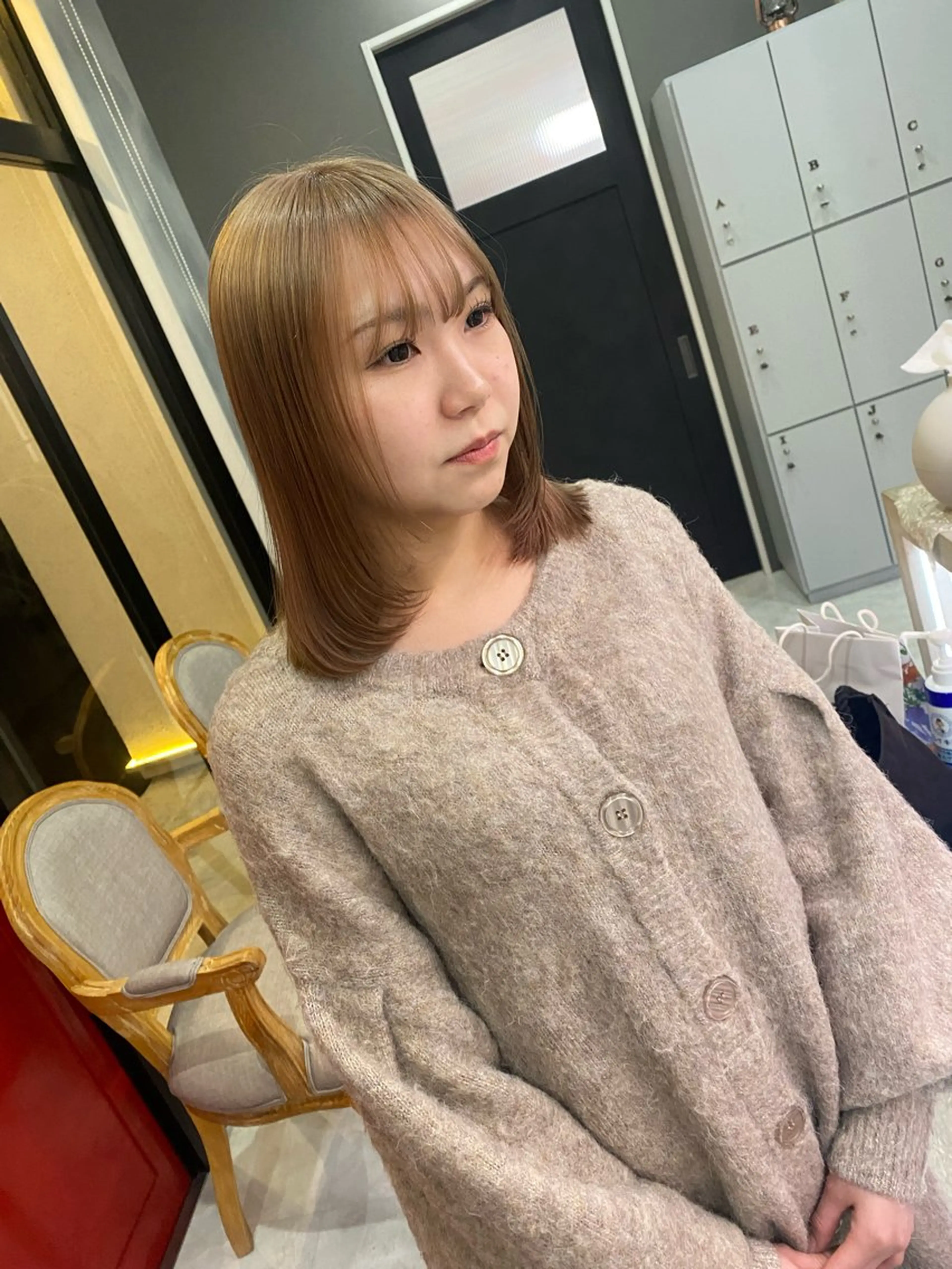 ミディアム 顔周りカット レイヤーカット 宇佐美 柊のヘアスタイル