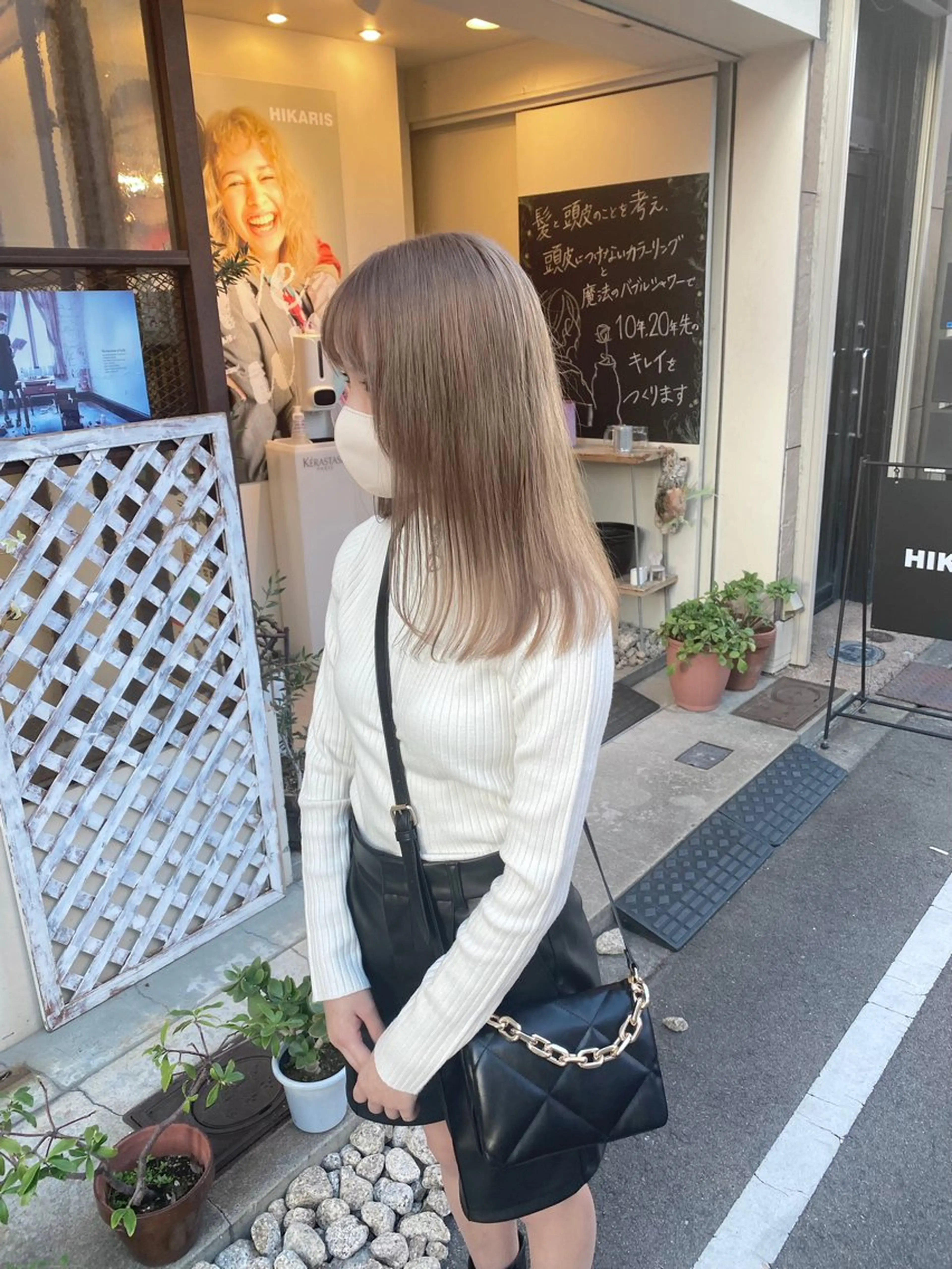 セミロング カラー ベージュカラー ブリーチ 透明感カラー ミルクティーベージュ トリートメント ウチダ ユウヤのヘアスタイル