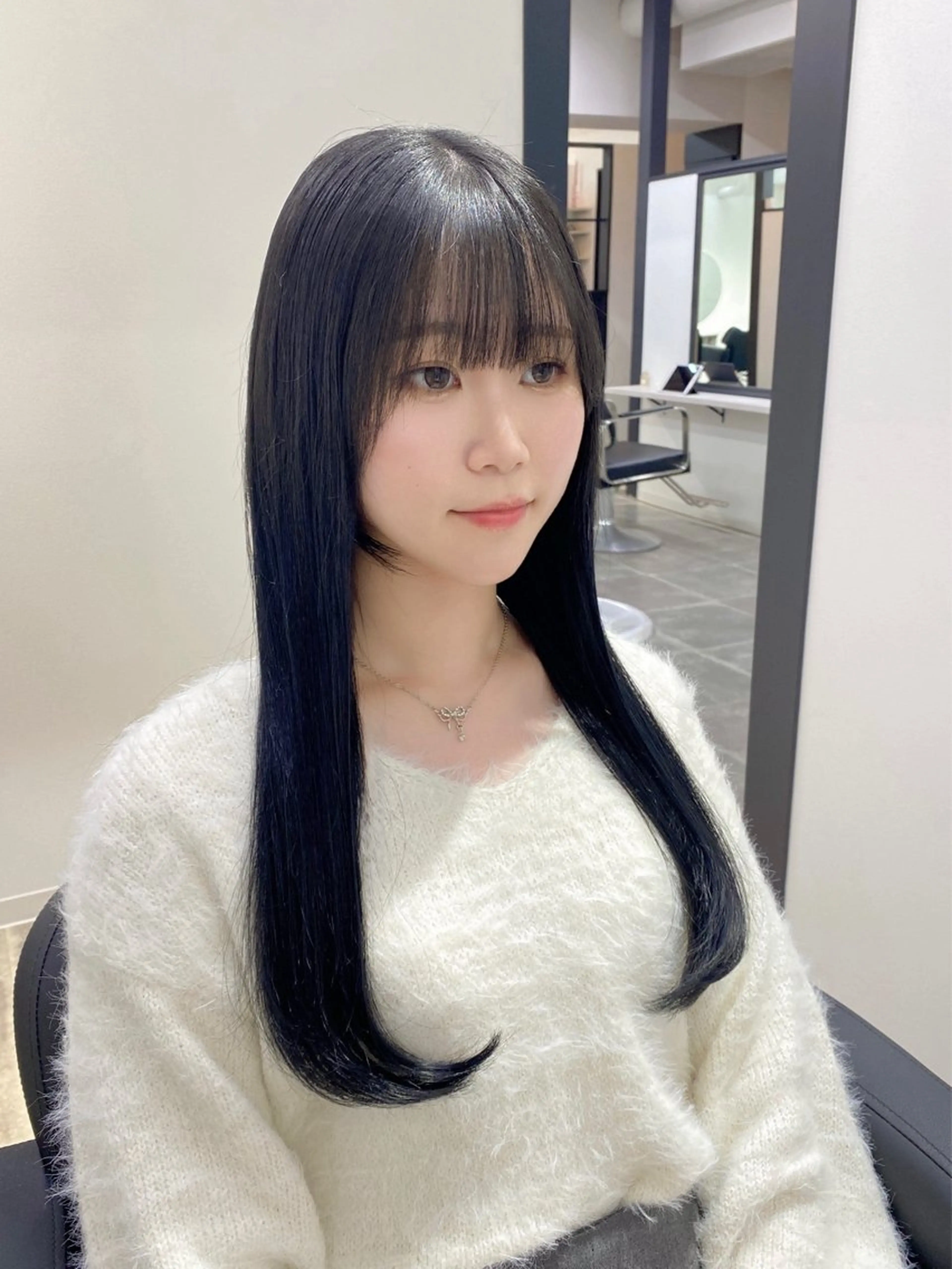 ロング カラー カット ヘアカラー トリートメント YUZU🎀顔まわり ×レイヤーカットのヘアスタイル