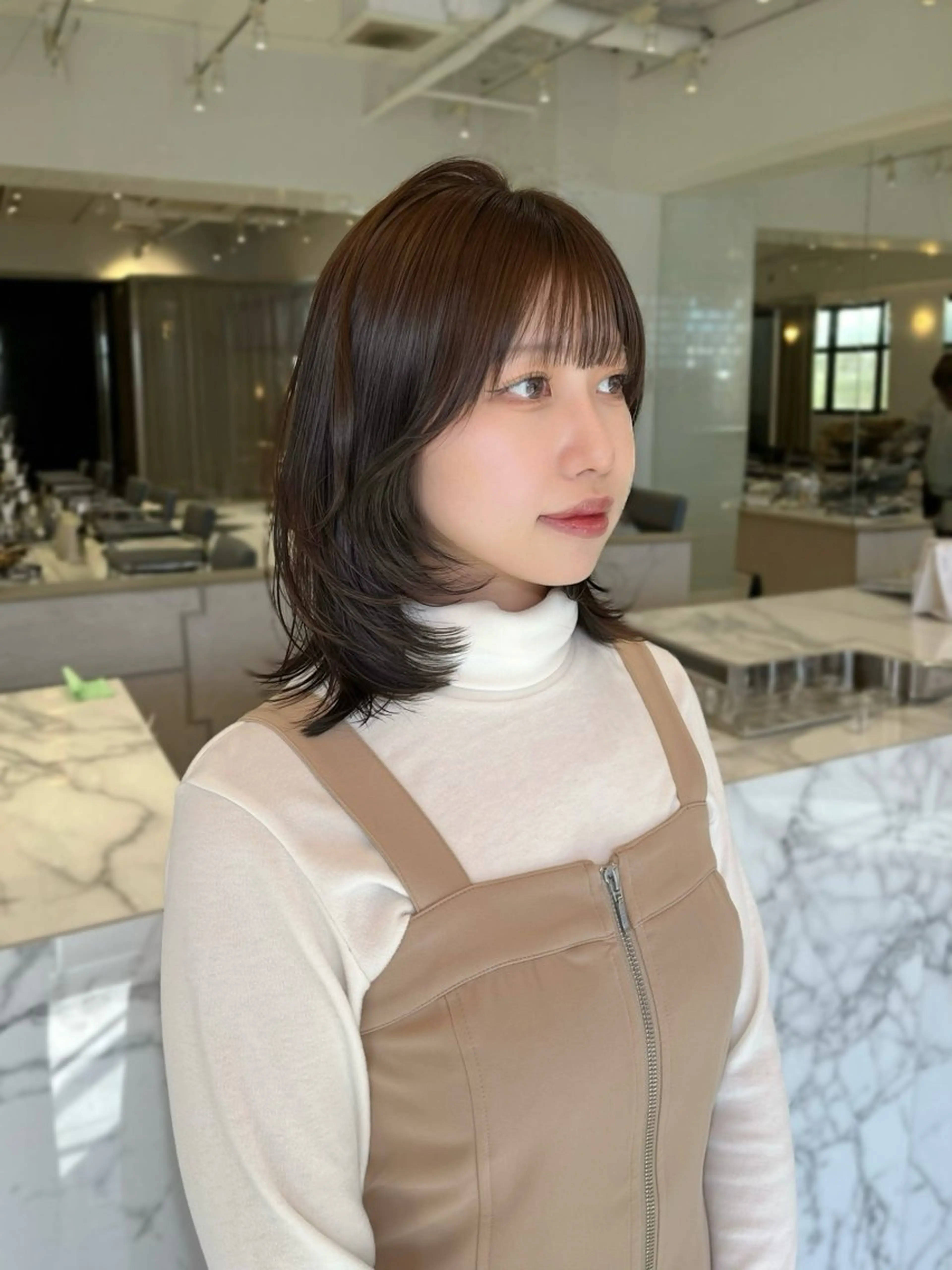 ミディアム カット haruna .のヘアスタイル