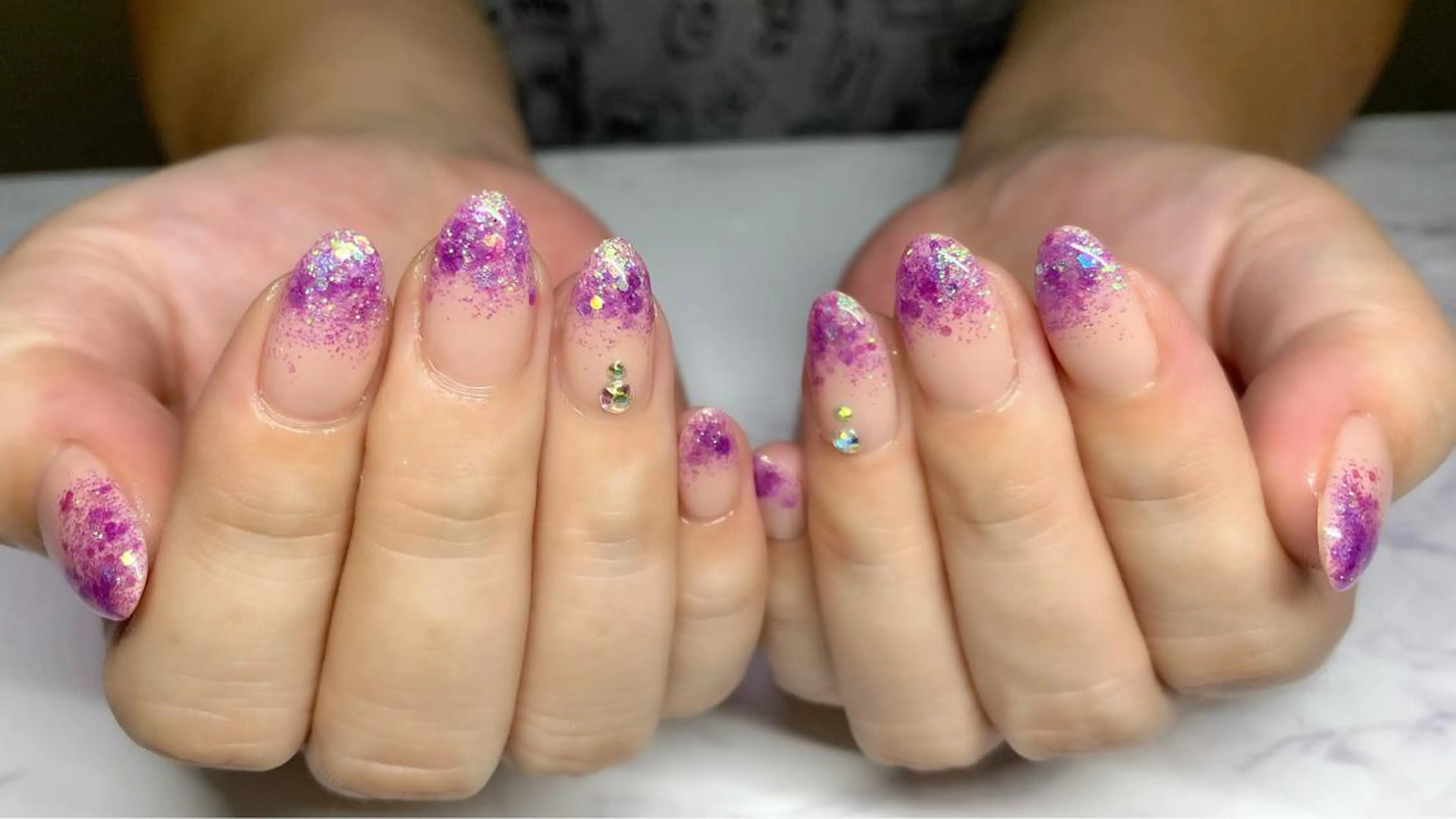 ネイル グラデーション ラメ(グリッター) パープル ハンドネイル Era nailのネイルデザイン