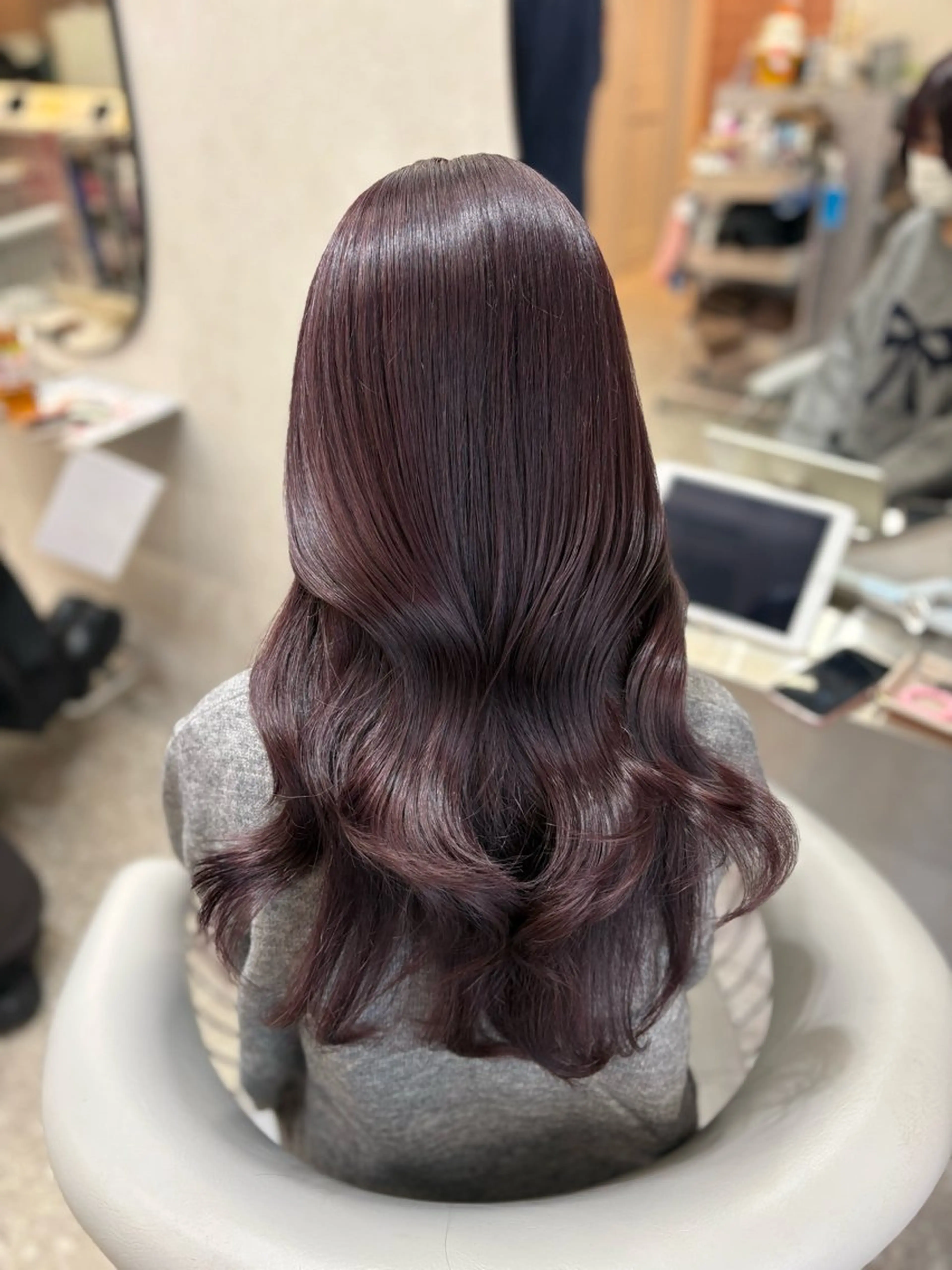 ロング カラー ベージュカラー ブリーチ ブラウンカラー ケアブリーチ チョコレートブラウン 新宿/韓国ヘア 中明度カラー/かやのヘアスタイル