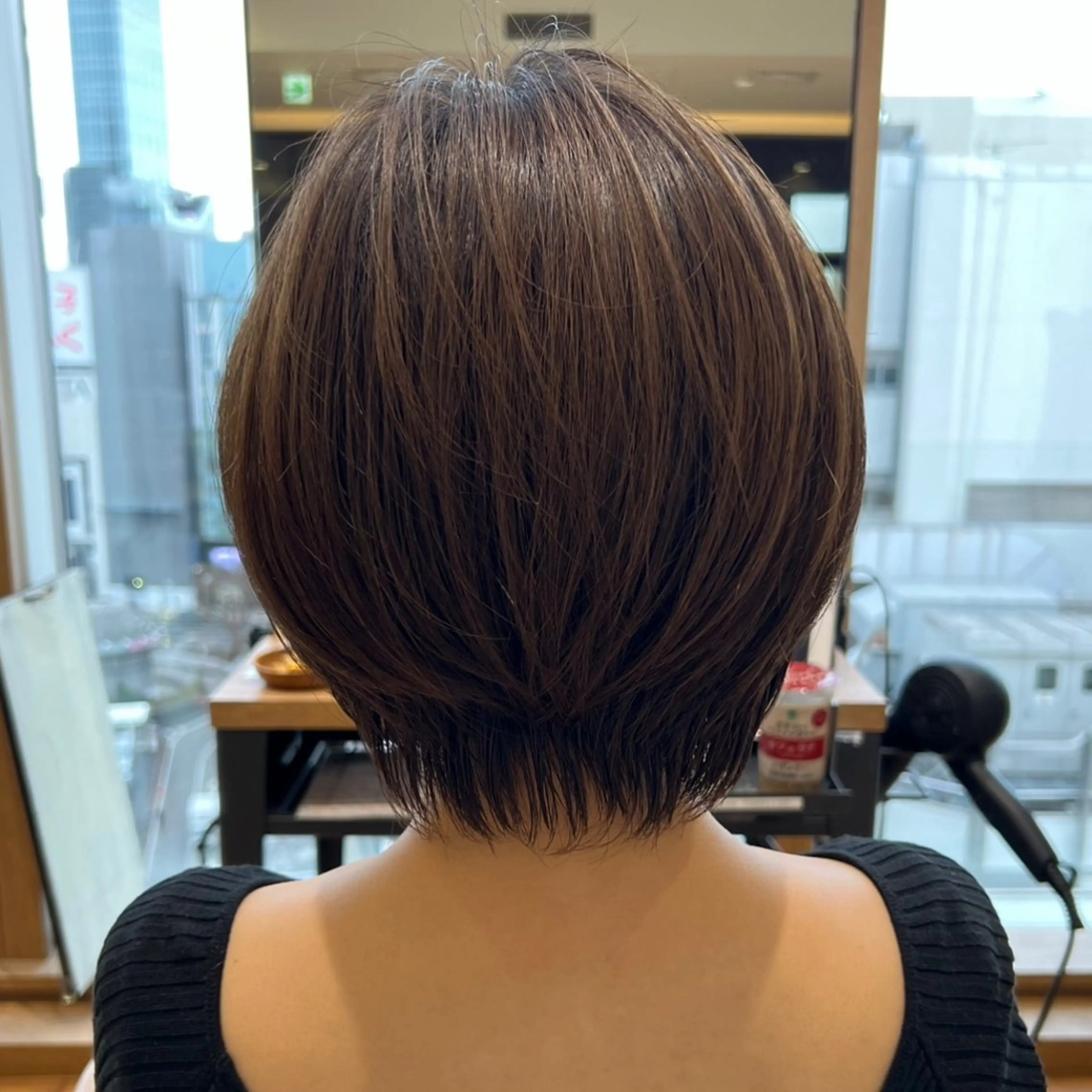 ショート カット トリートメント 💍新宿ショート 💍岩田莉奈のヘアスタイル