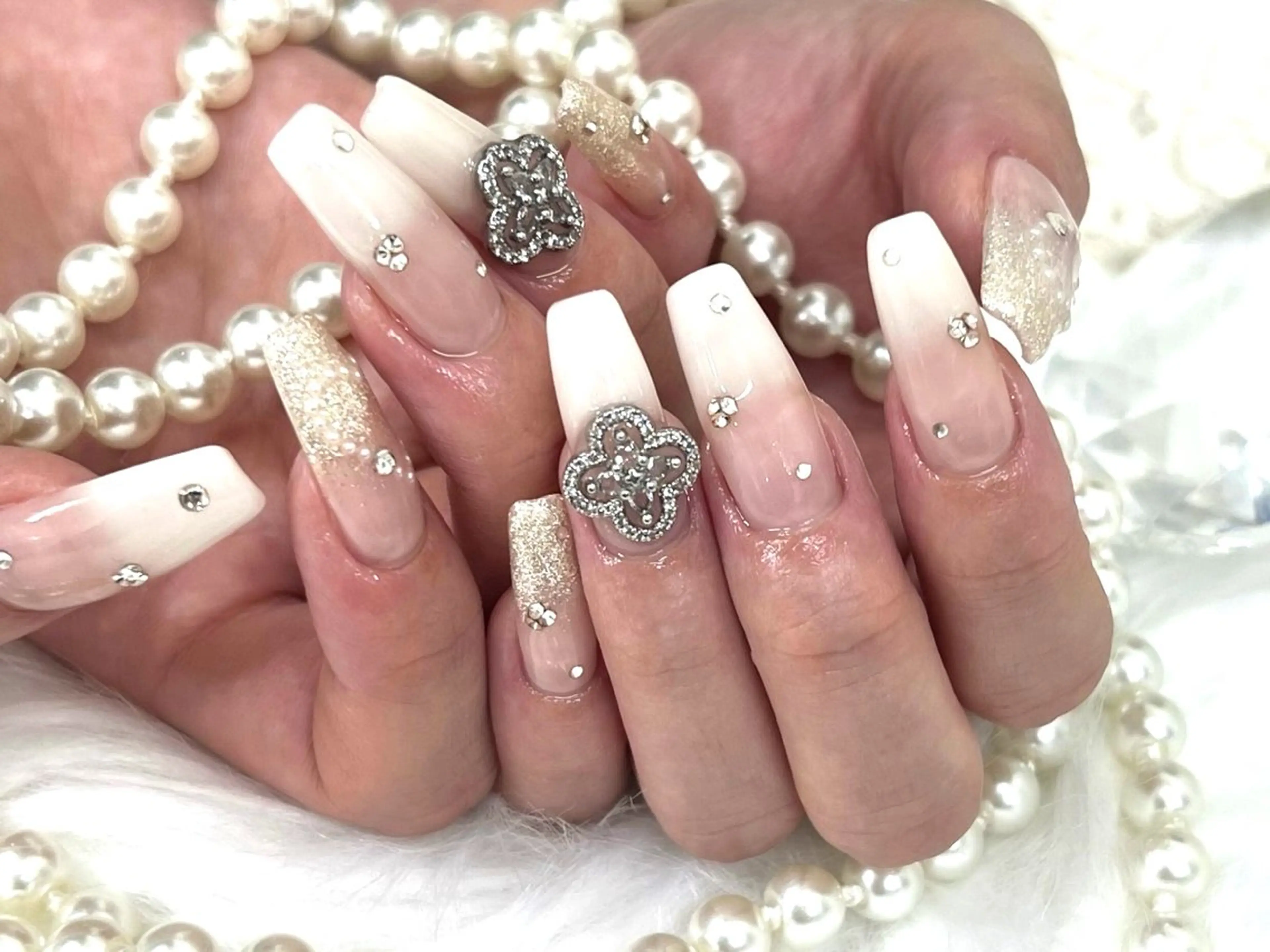 ロング ハンドネイル Nailsalon Angeのネイルデザイン