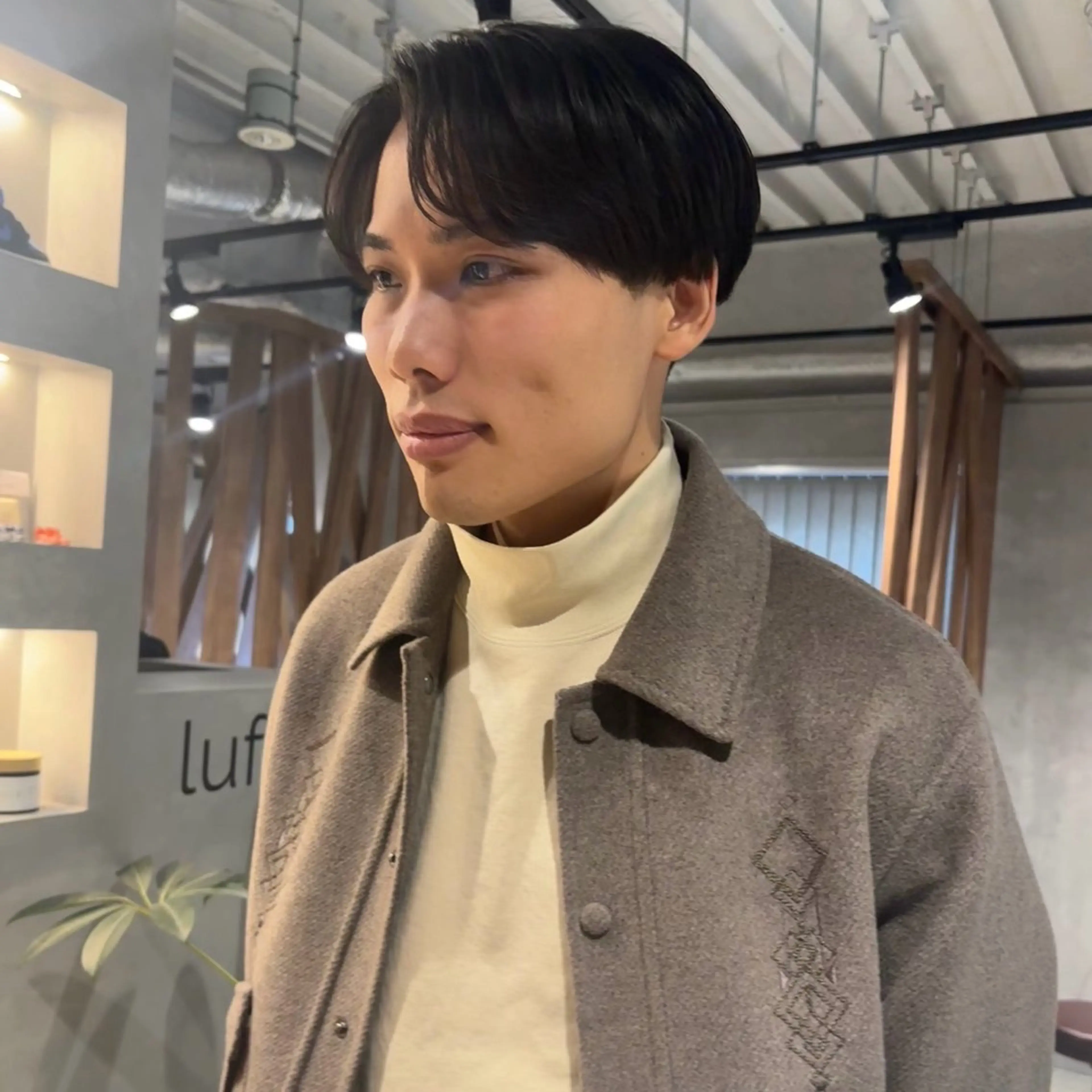 メンズ センターパート 久力琴音''透明感 カラー''アレンジのヘアスタイル