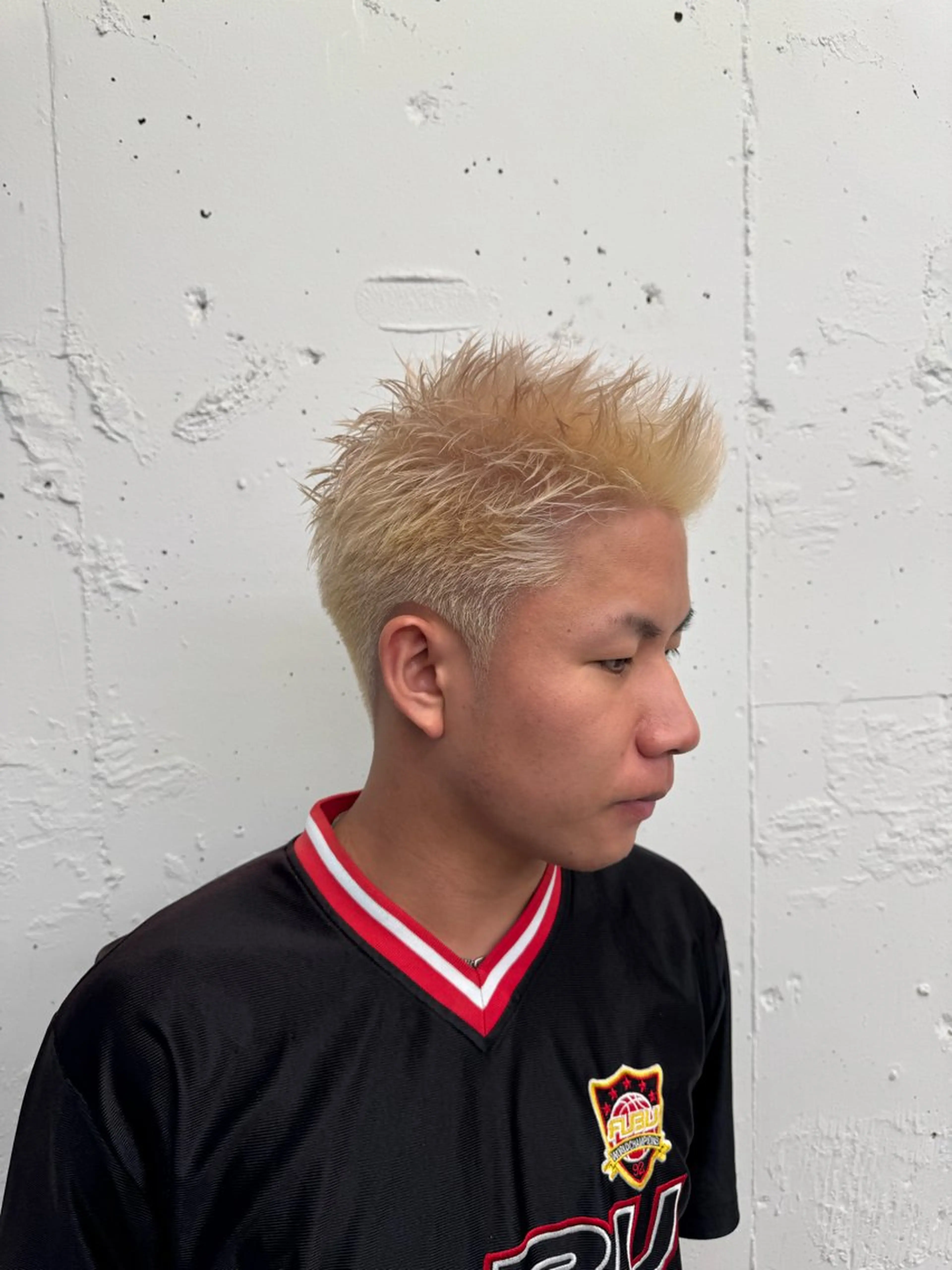 ショート カラー メンズ メンズブリーチ スパイキーショート ブリーチ 抜きっぱなしブロンド ブロンド カット ヘアカラー トリートメント 💈メンズ特化💈 TASUKUのヘアスタイル