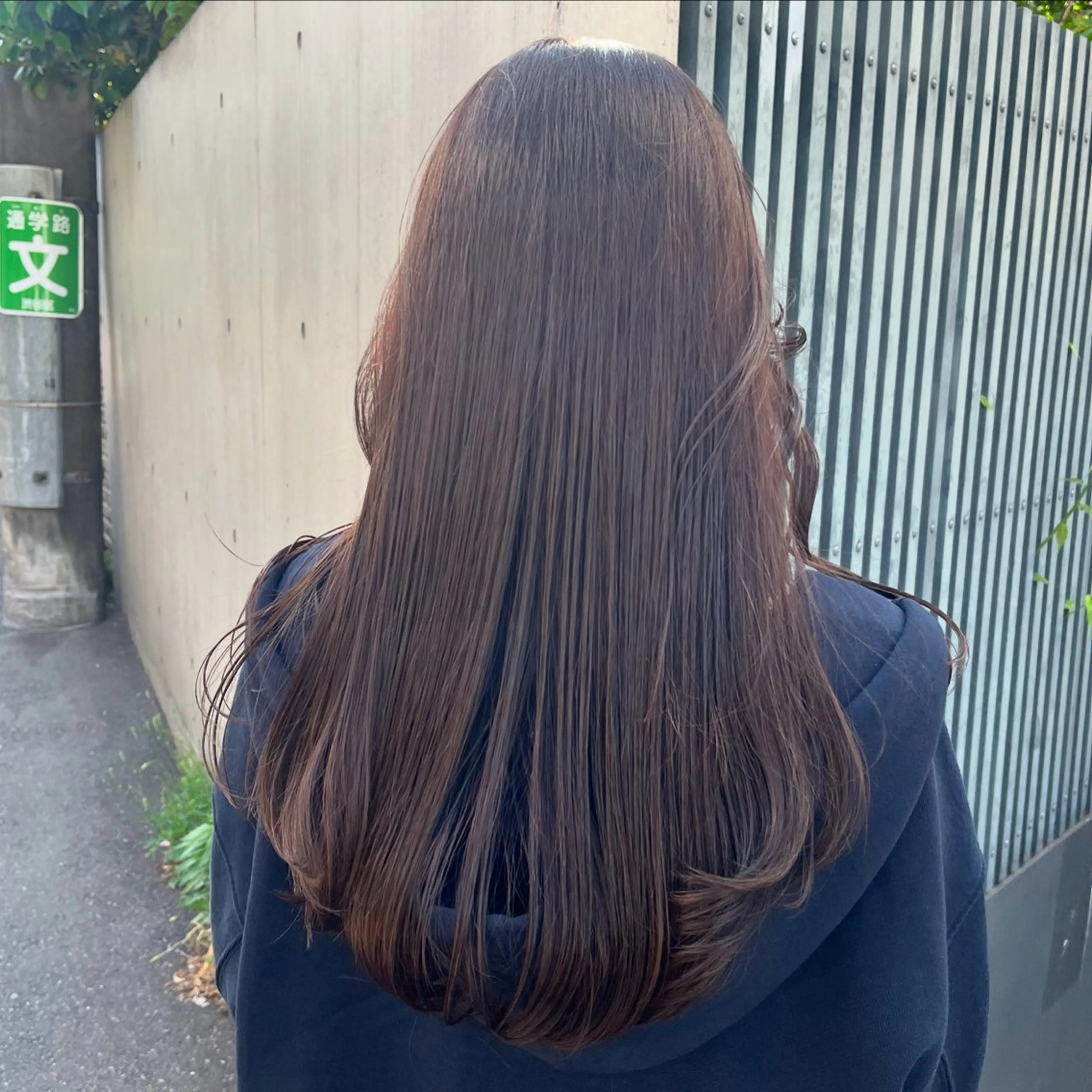 ロング カラー ベージュカラー ブラウンカラー 透明感カラー グレージュ カーキグレージュ ヘアカラー トリートメント ヘッドスパ ヘアセット カジュアルを女っぽく 𝗮𝘆𝗮𝗰𝗼のヘアスタイル