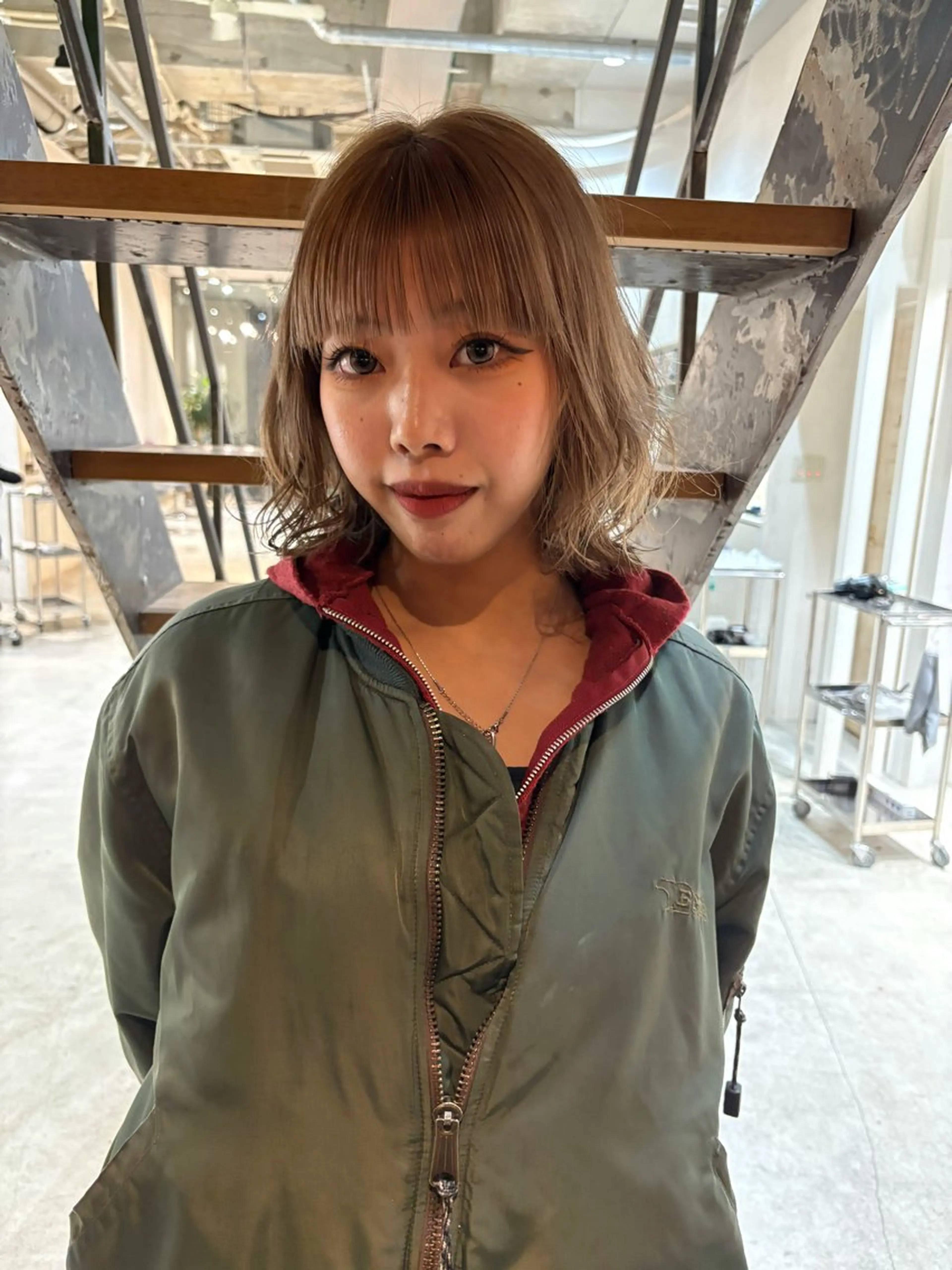 ミディアム カラー パーマ ヘアアレンジ ベージュカラー ミルクティーベージュ 名古屋/落ちる黒 黒染め落としのヘアスタイル