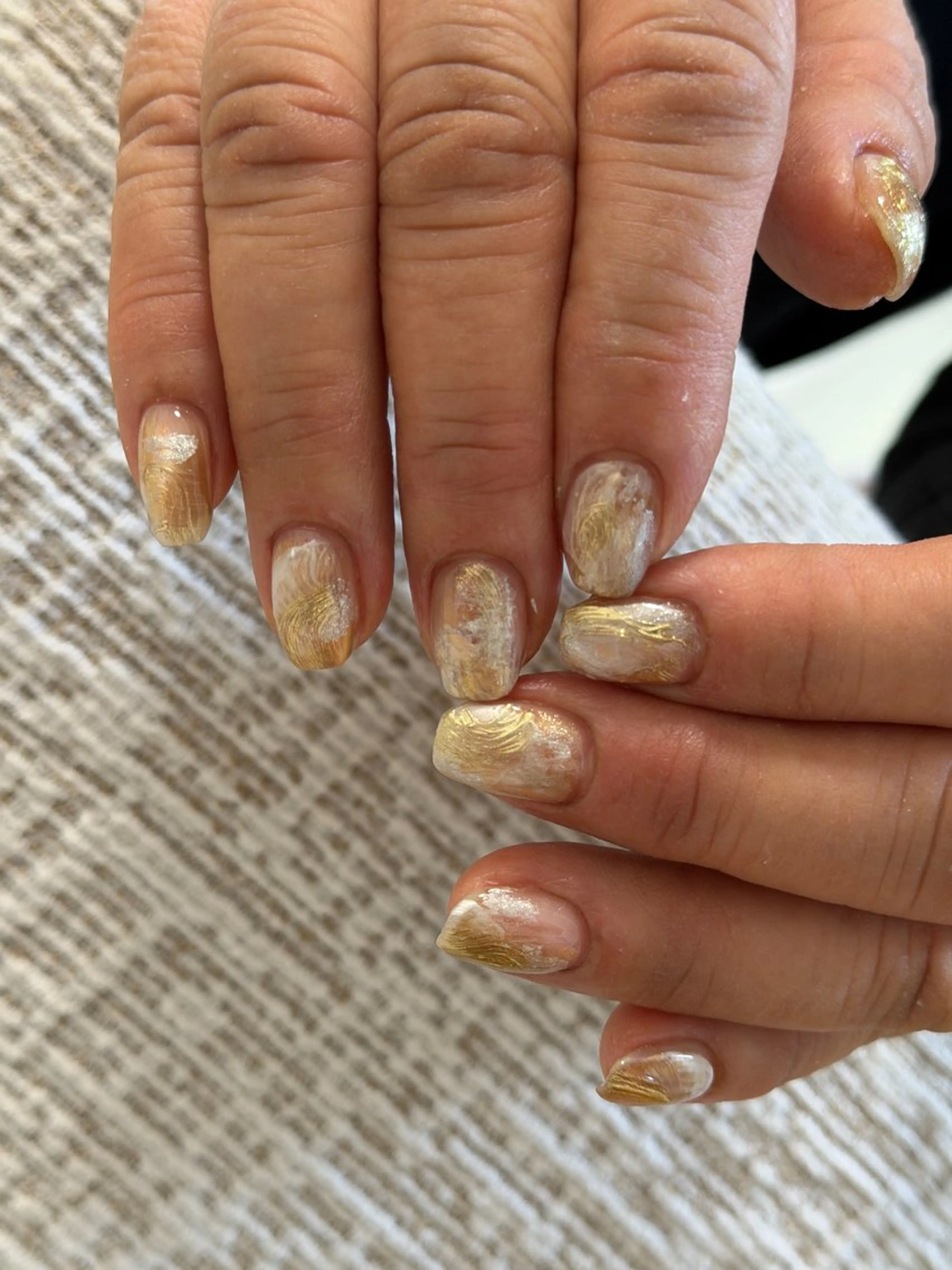 ネイル ゴールド ニュアンスネイル ハンドネイル 33 nail salon 徳山里美のネイルデザイン