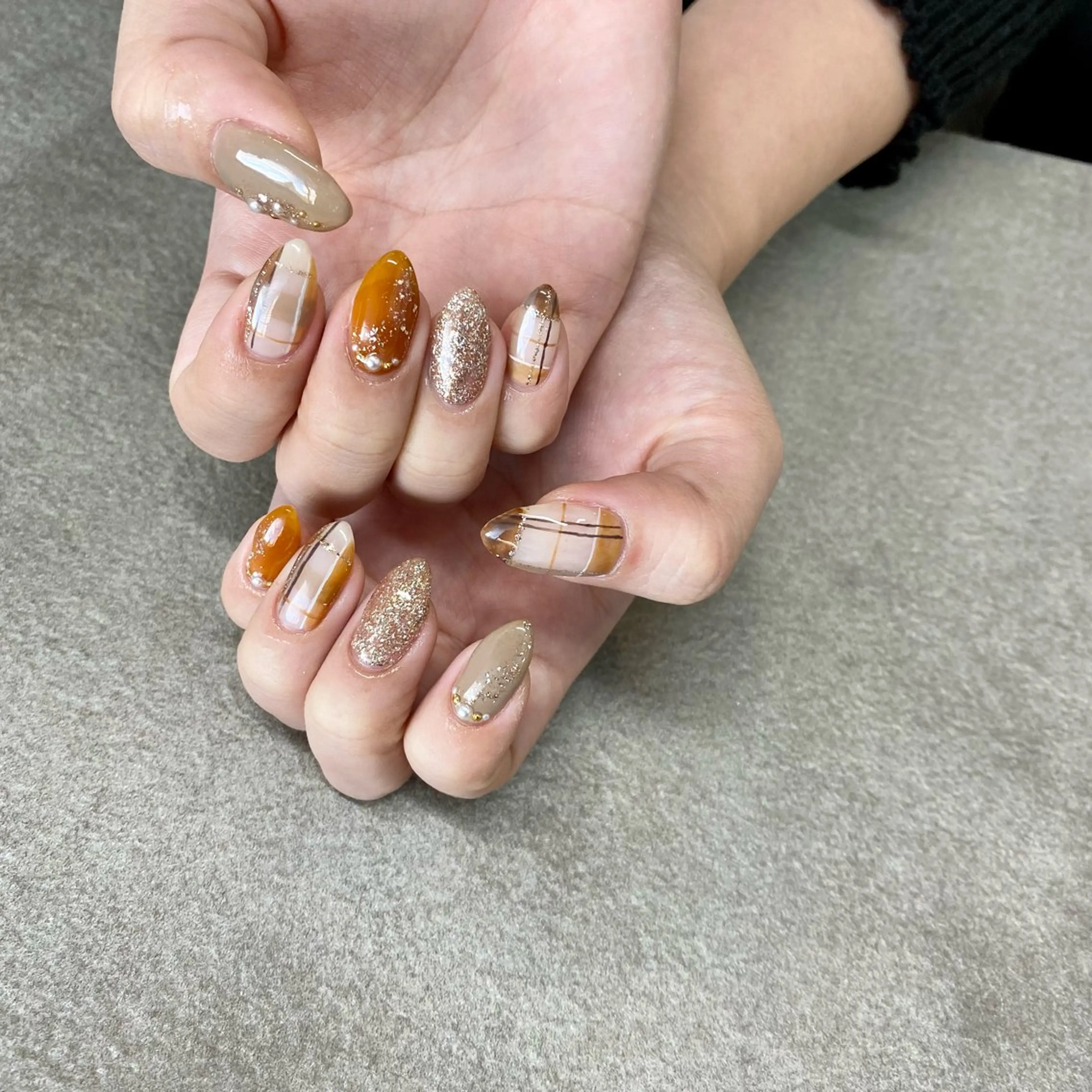 ネイル ガーリー ハンドネイル 山﨑 葉月のネイルデザイン