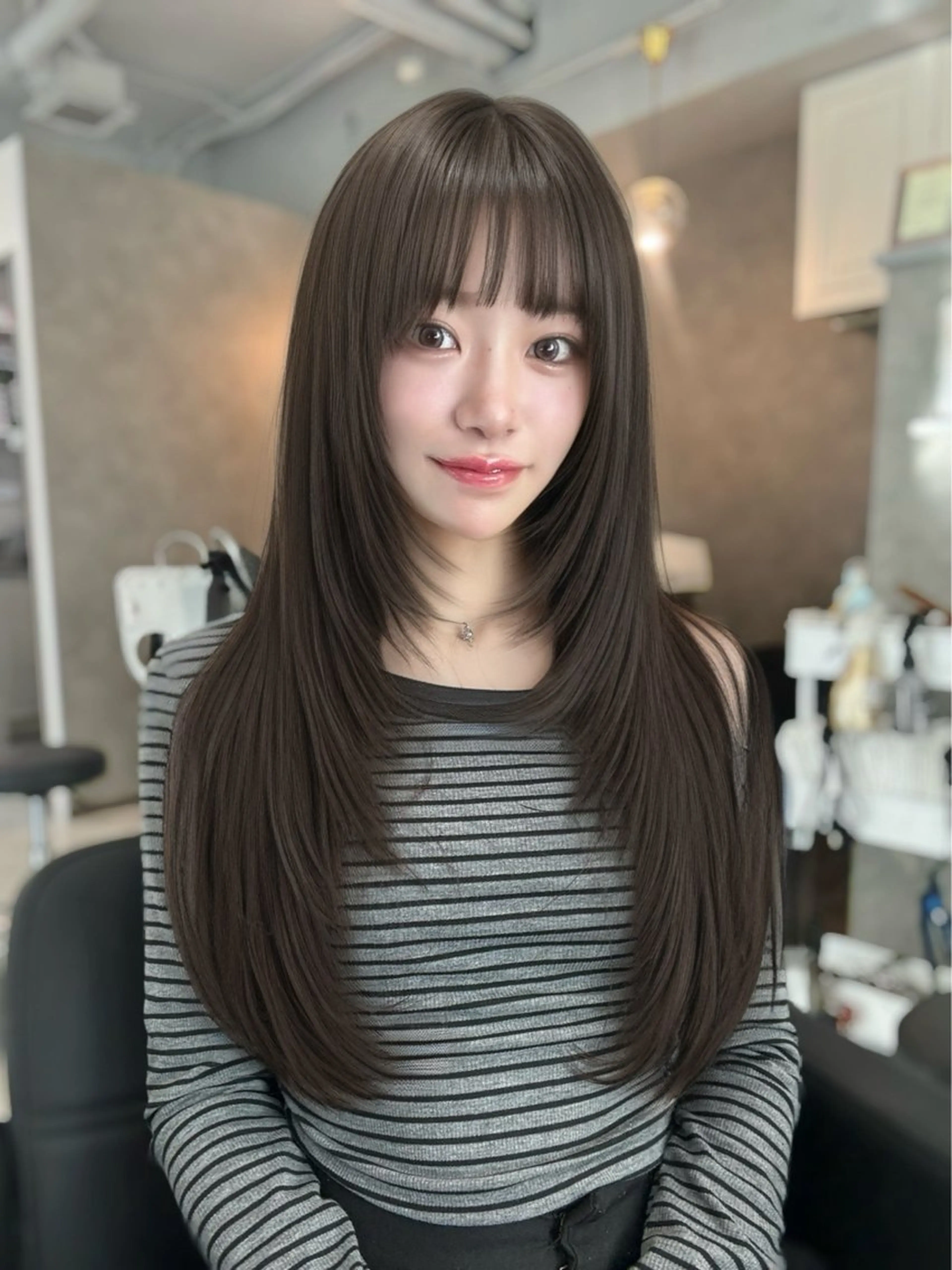ロング レイヤーカット 髪質改善 カラー専門店のヘアスタイル