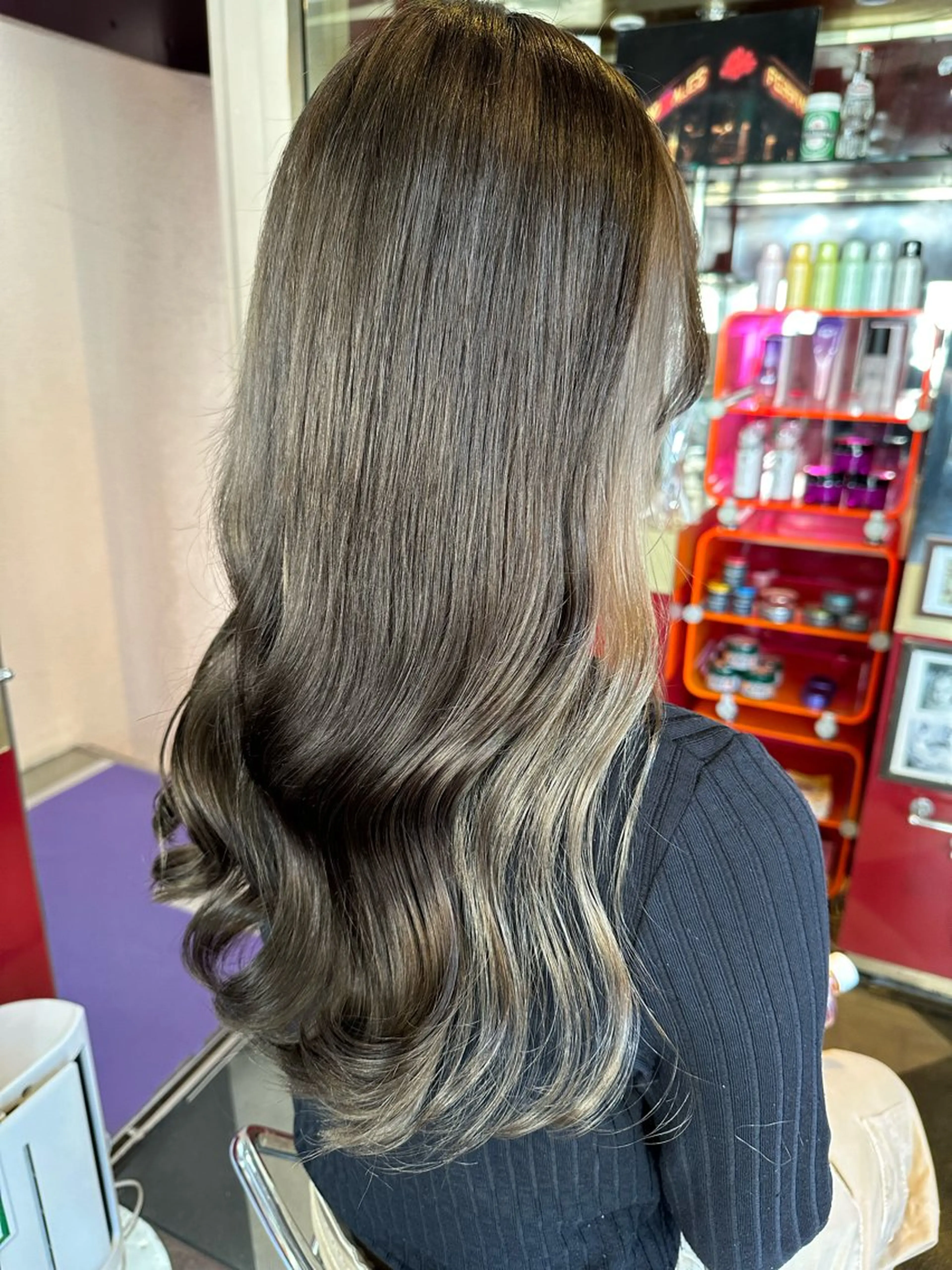 カラー ベージュカラー インナーカラー ホワイトベージュ カット ヘアカラー トリートメント レイヤーカット/ カラー/長谷恵花のヘアスタイル