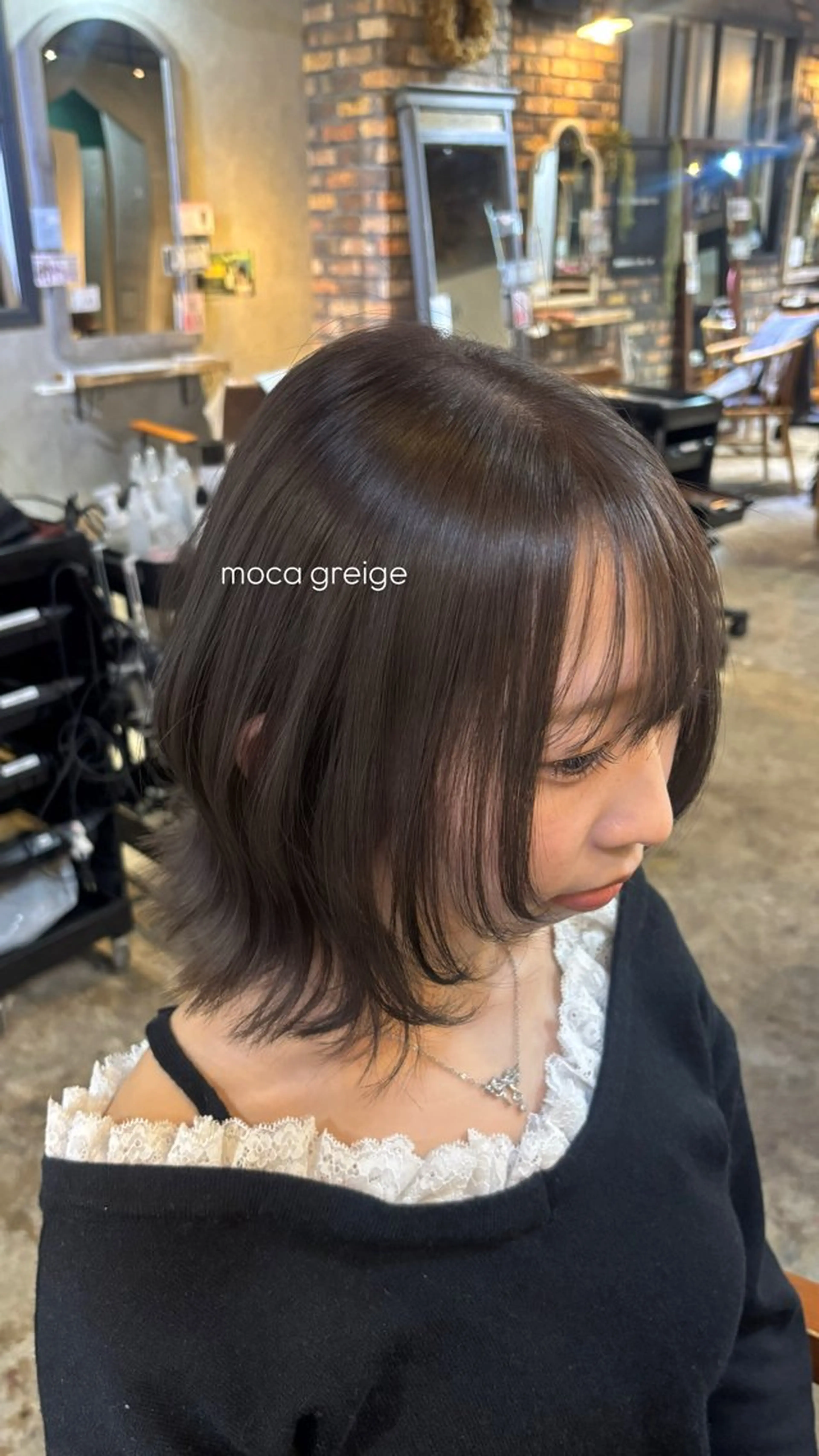 ミディアム カット ヘアカラー 光本 杏のヘアスタイル
