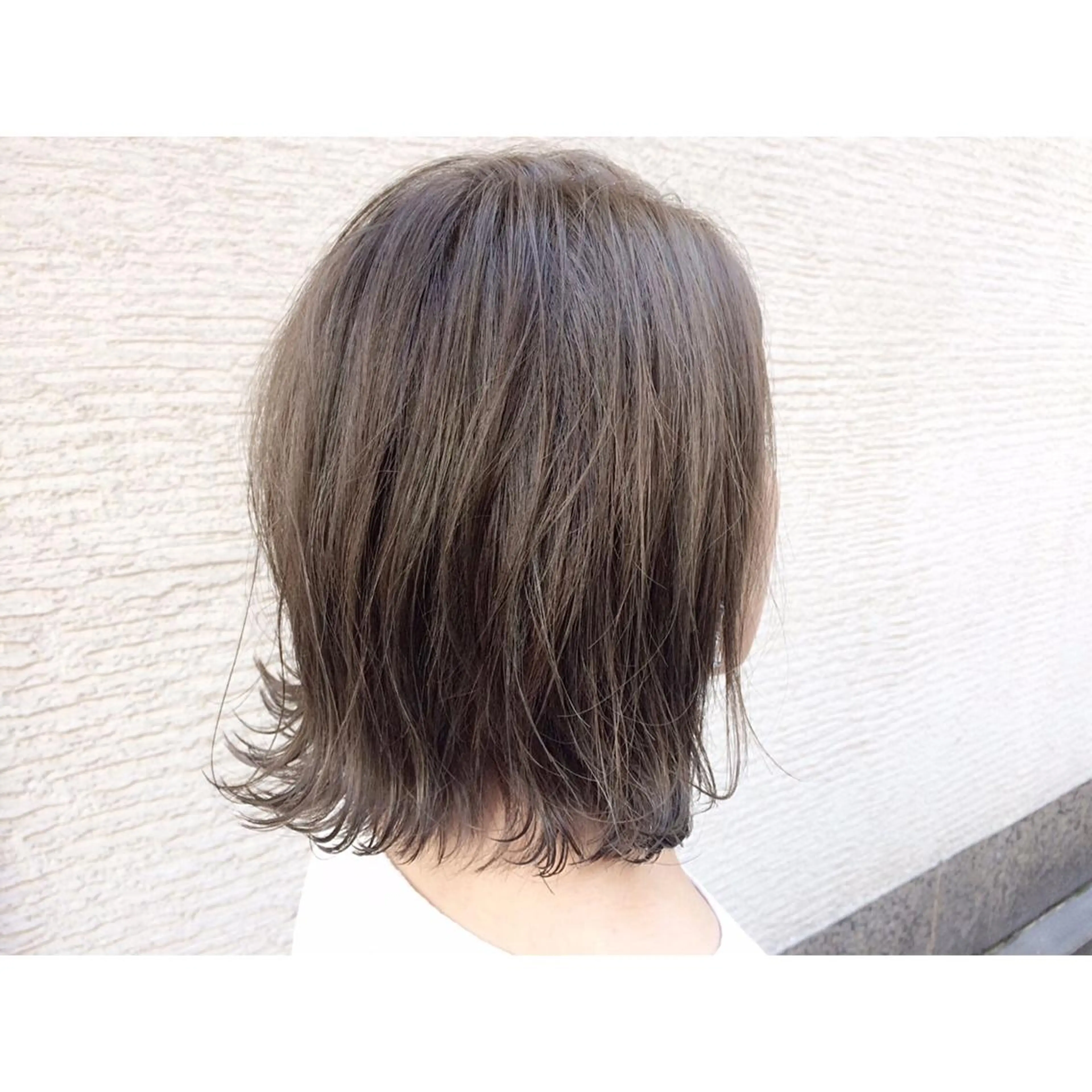 ミディアム カラー パーマ アッシュ アッシュグレー アッシュグレージュ グレージュ イルミナカラー カット OFF YUYAのヘアスタイル