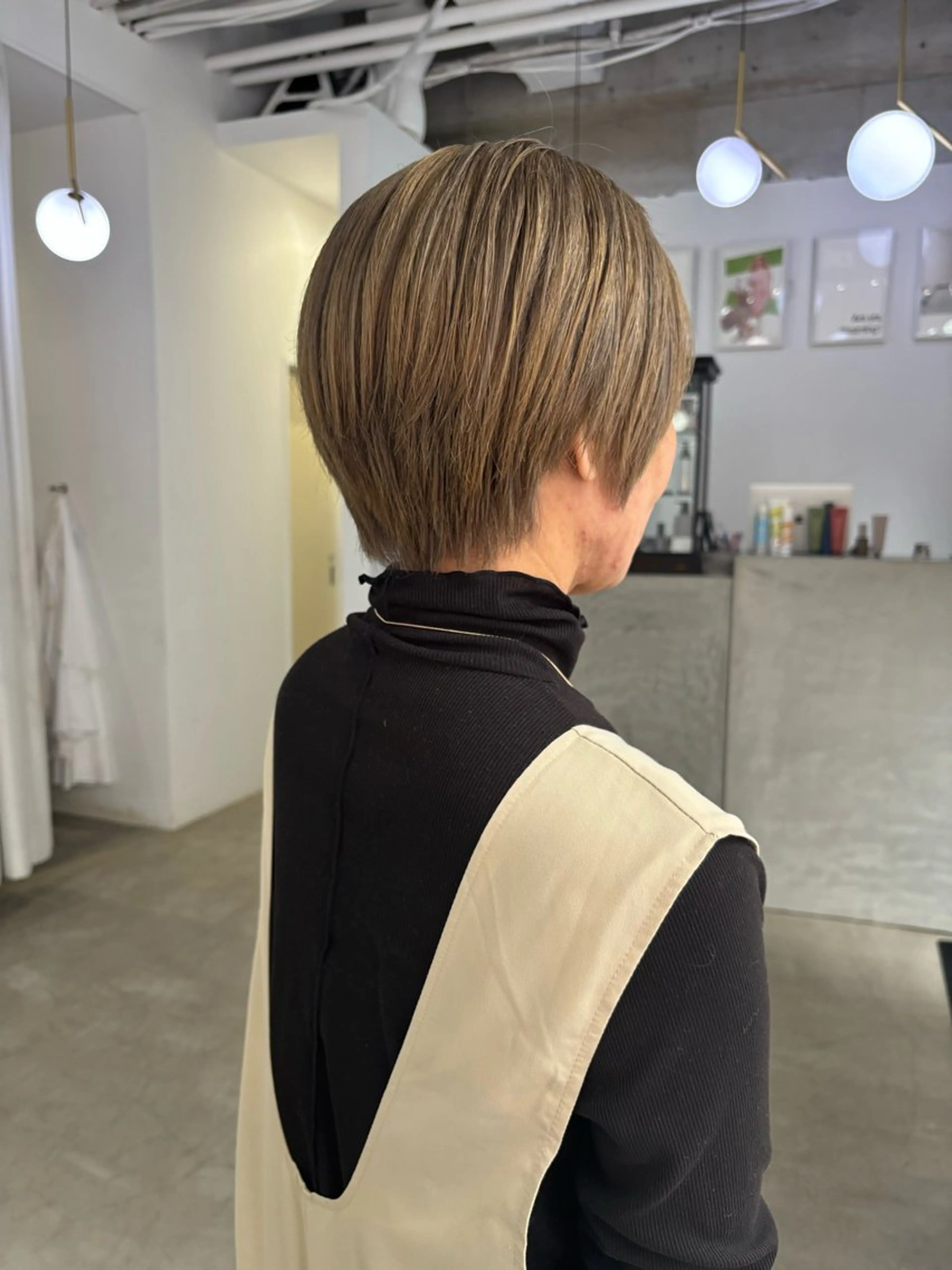 ショート カラー 杉水 葉月のヘアスタイル