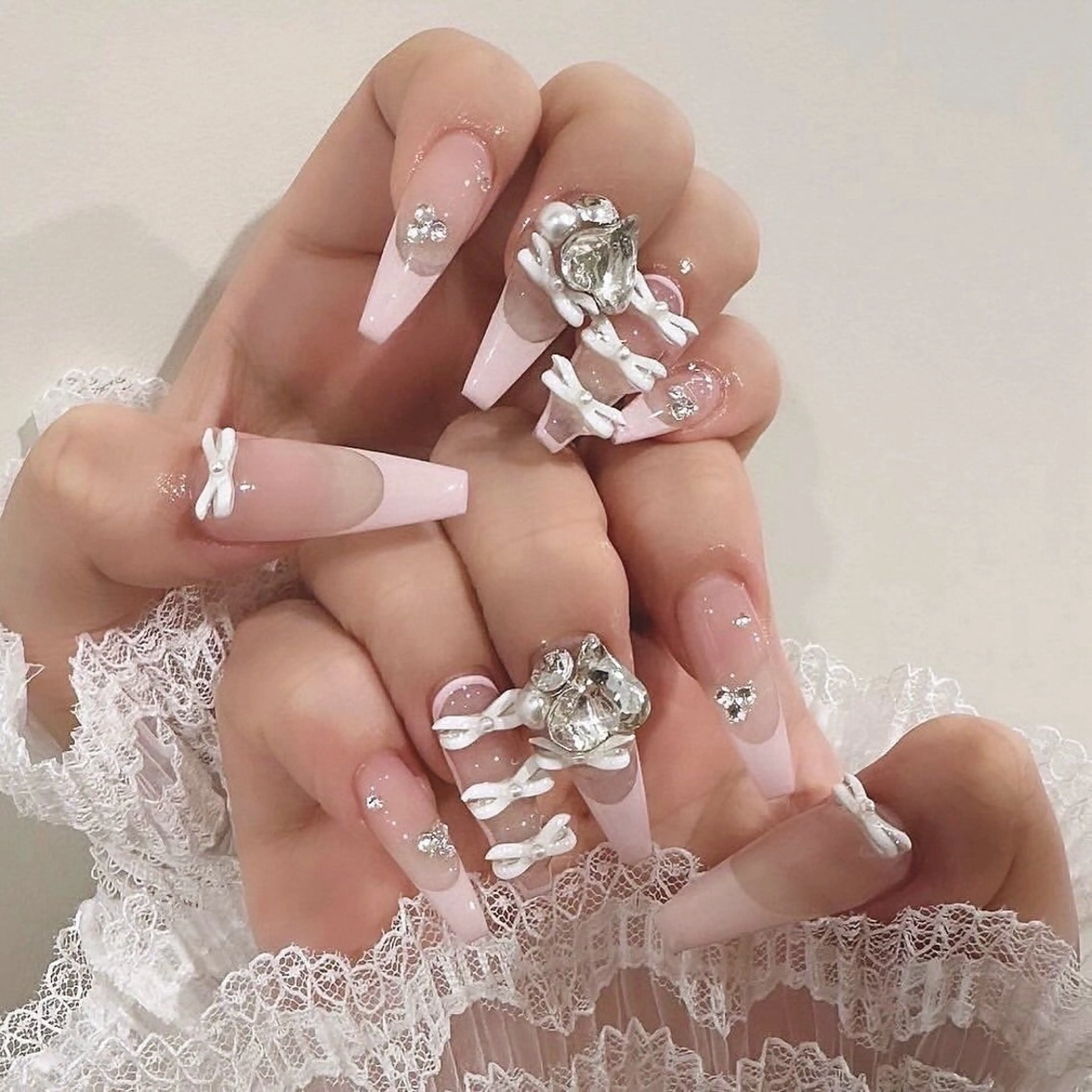 カラー グラデーションカラー ピンクカラー ハンドネイル AIN Nailのネイルデザイン