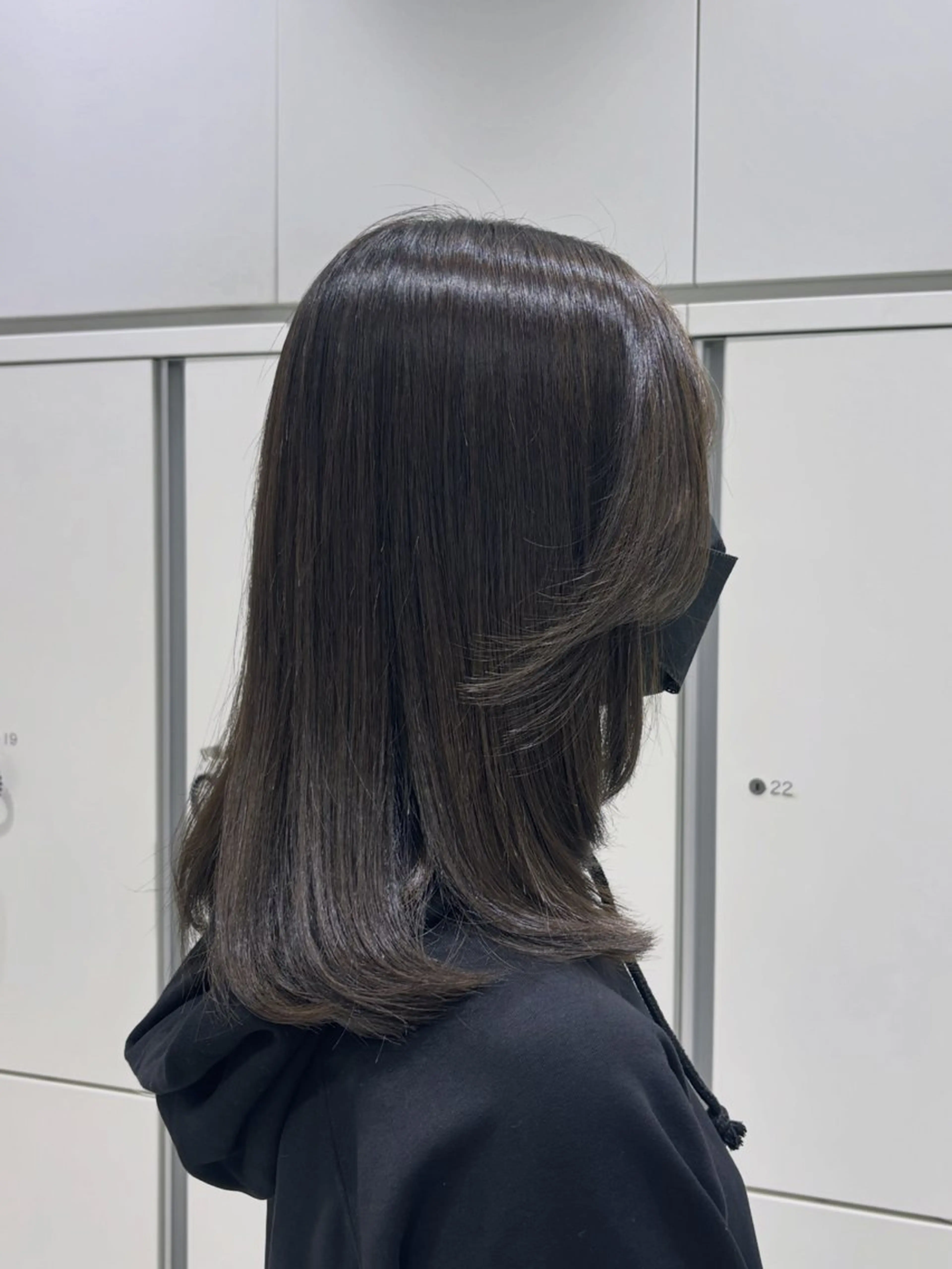 セミロング カット ヘアカラー カミヤ ミウのヘアスタイル