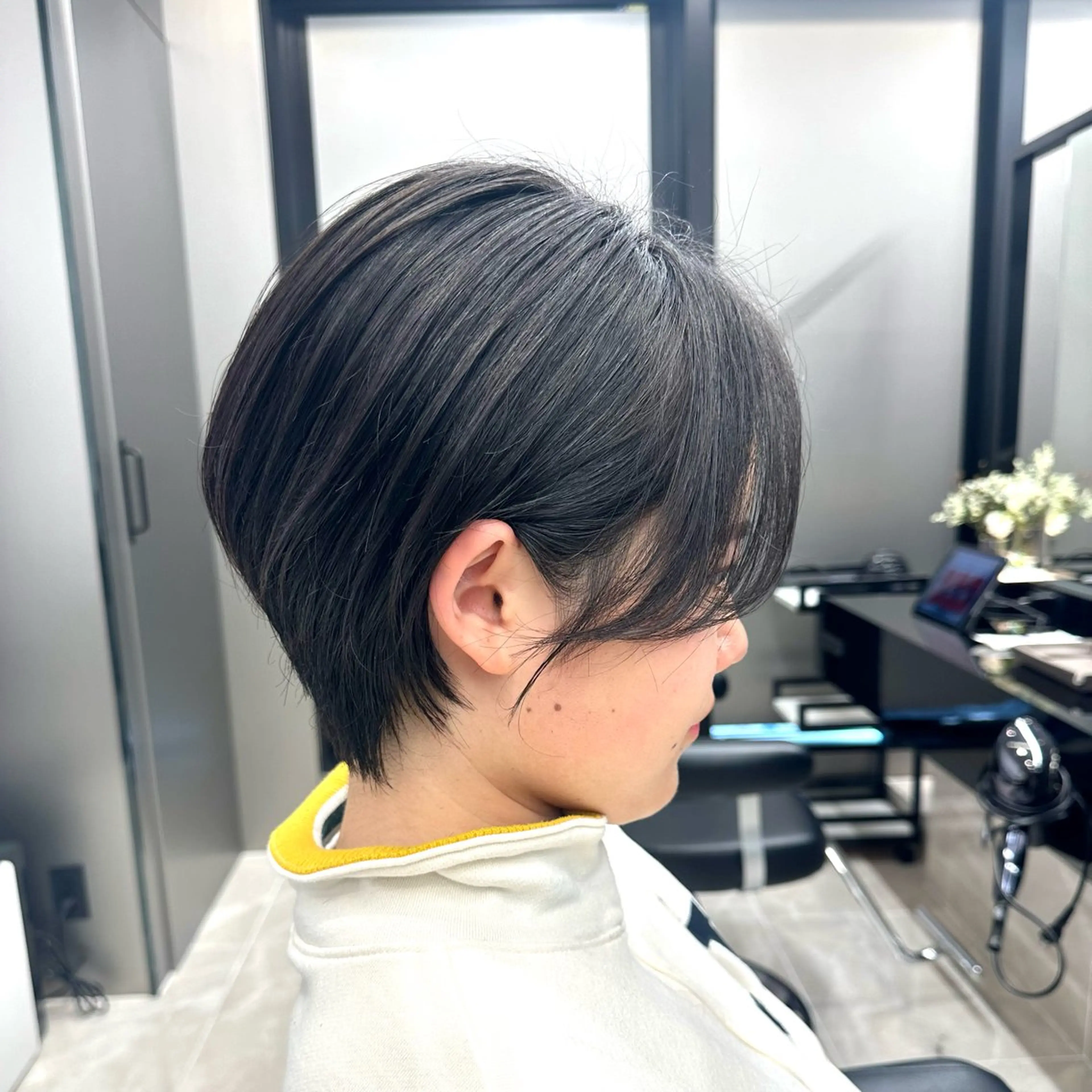 ショート ショートボブ 丸みショート アッシュ ボブ くびれヘア カット ヘアカラー トリートメント Memoriese 表参道のヘアスタイル