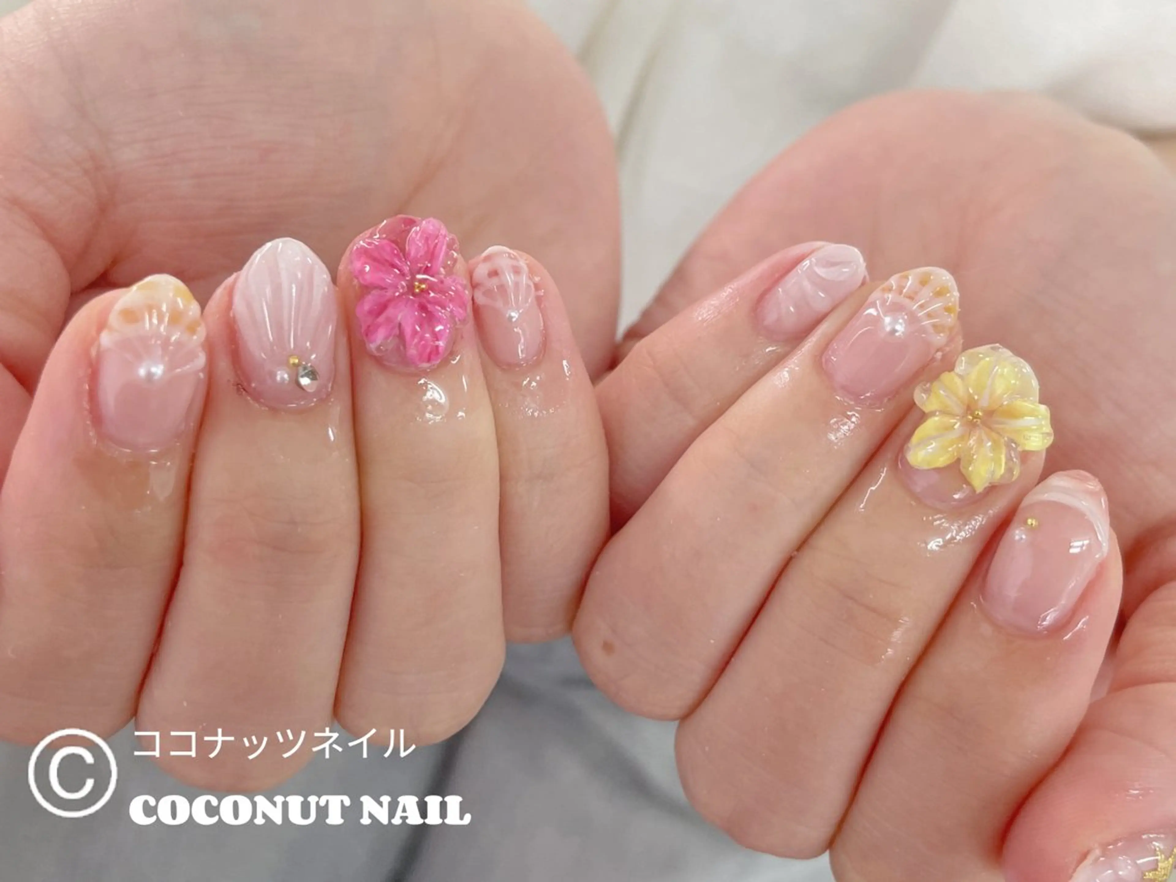 ネイル べっ甲ネイル フレンチネイル キラキラネイル マグネットネイル 大理石ネイル(マーブル) ハンドネイル 神田 ココナッツのネイルデザイン