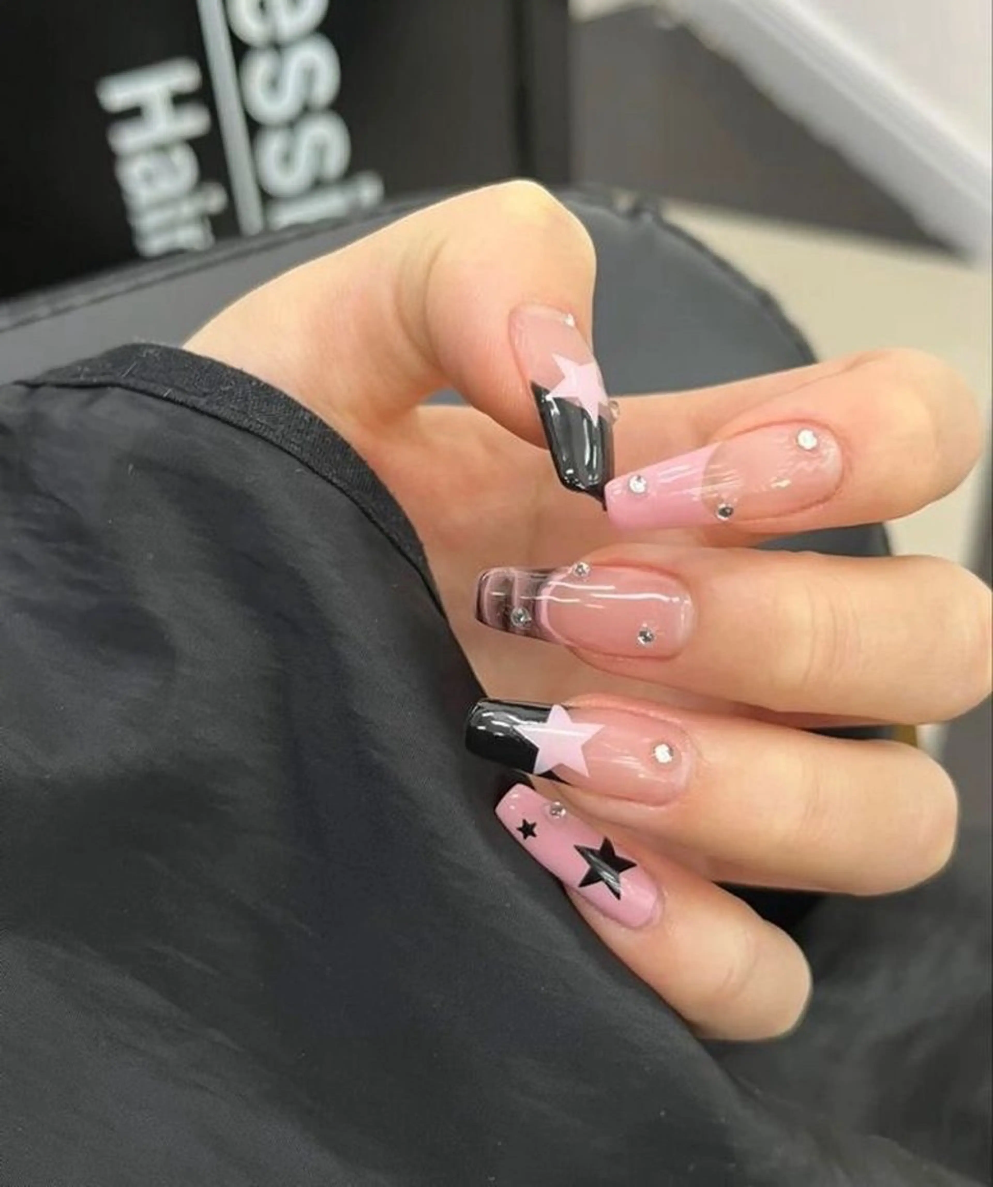 ネイル フレンチネイル キラキラネイル 韓国ネイル シンプルネイル ワンホンネイル ハンドネイル MEI Nailのネイルデザイン