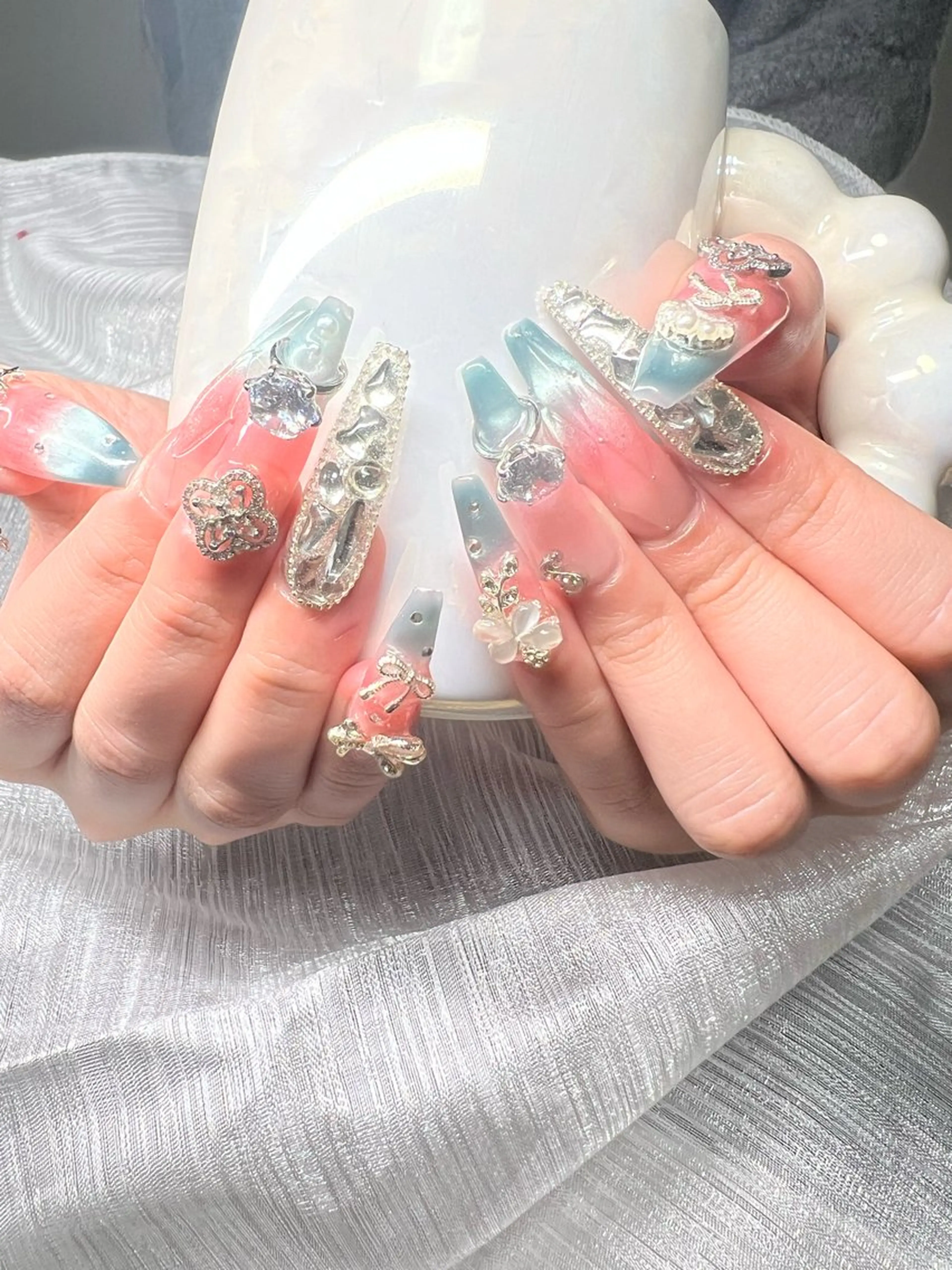 ネイル マグネットネイル ピンク ネイルチップ 冬ネイル Lee Nailsのネイルデザイン
